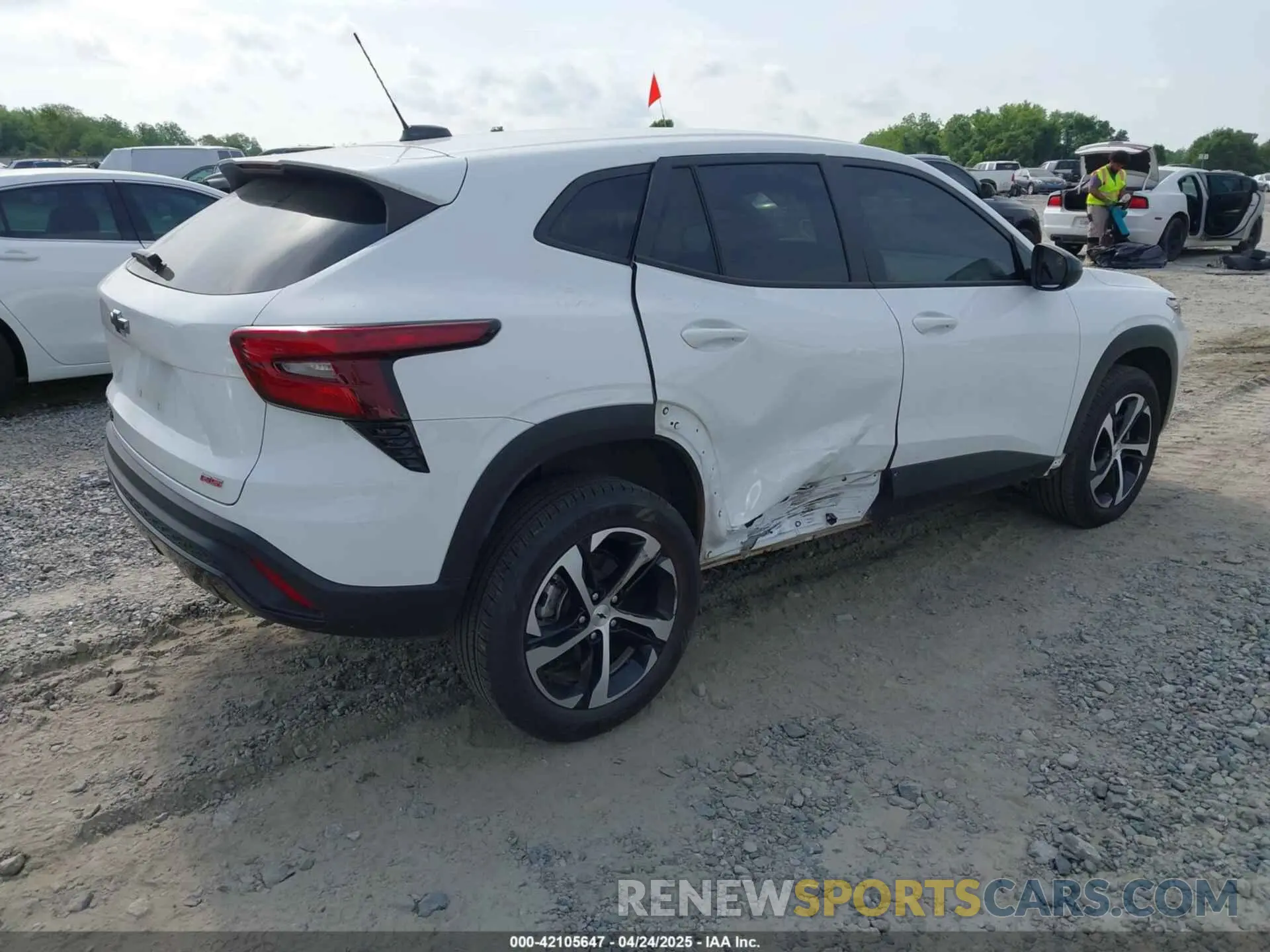 4 Photograph of a damaged car KL77LGE28RC154408 CHEVROLET TRAX 2024