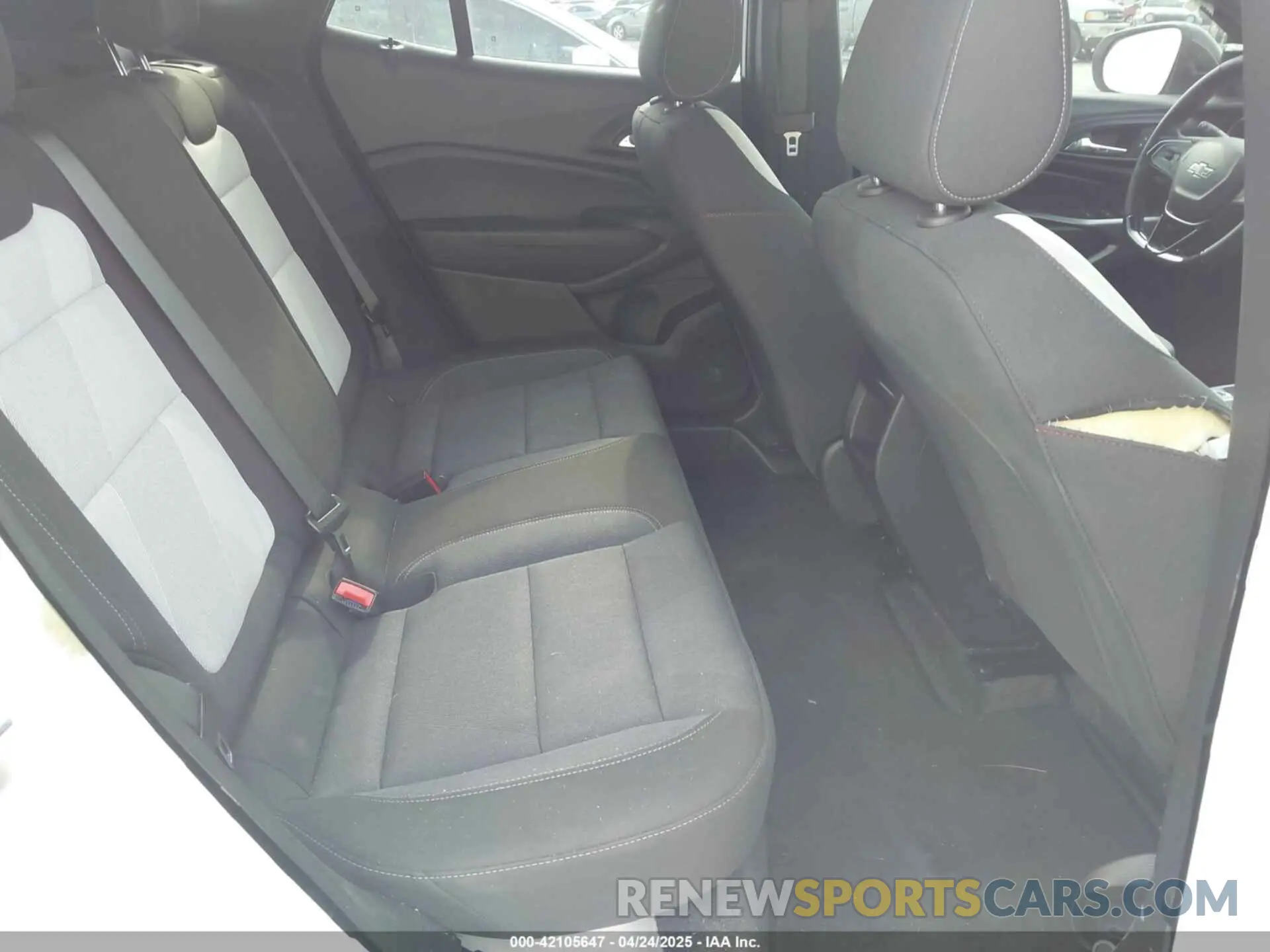 8 Photograph of a damaged car KL77LGE28RC154408 CHEVROLET TRAX 2024