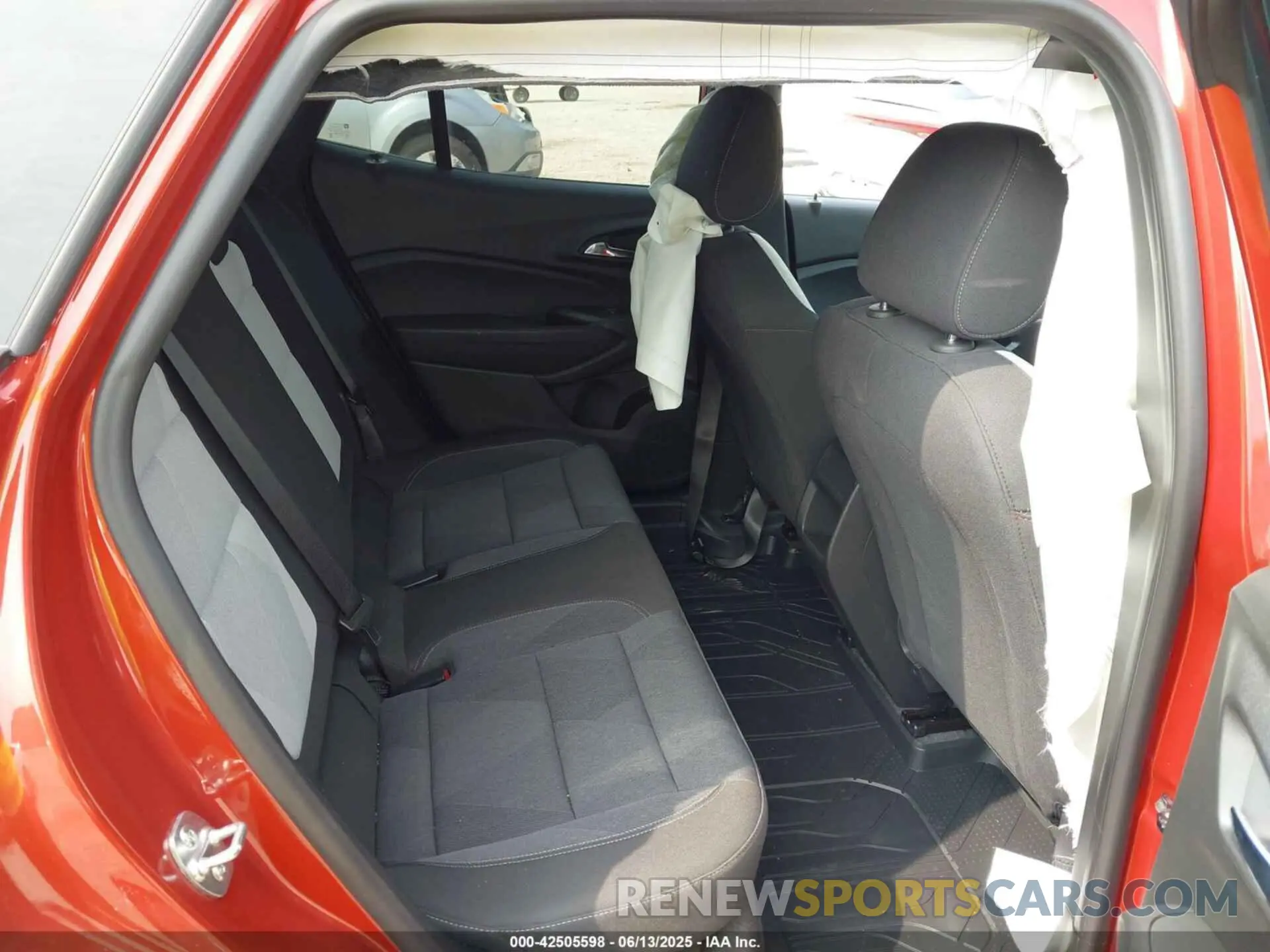 8 Photograph of a damaged car KL77LGE28RC161939 CHEVROLET TRAX 2024