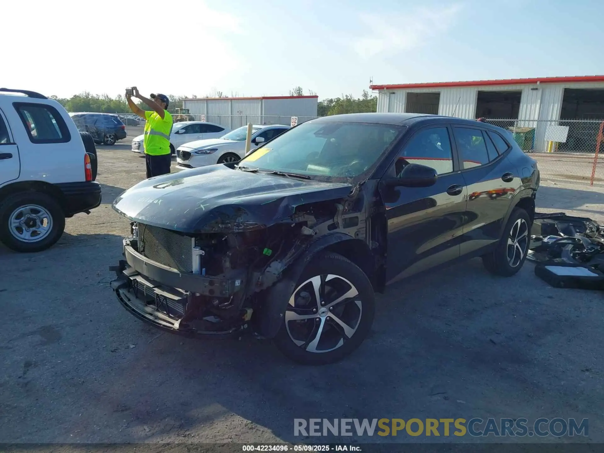 2 Photograph of a damaged car KL77LGE29RC078021 CHEVROLET TRAX 2024