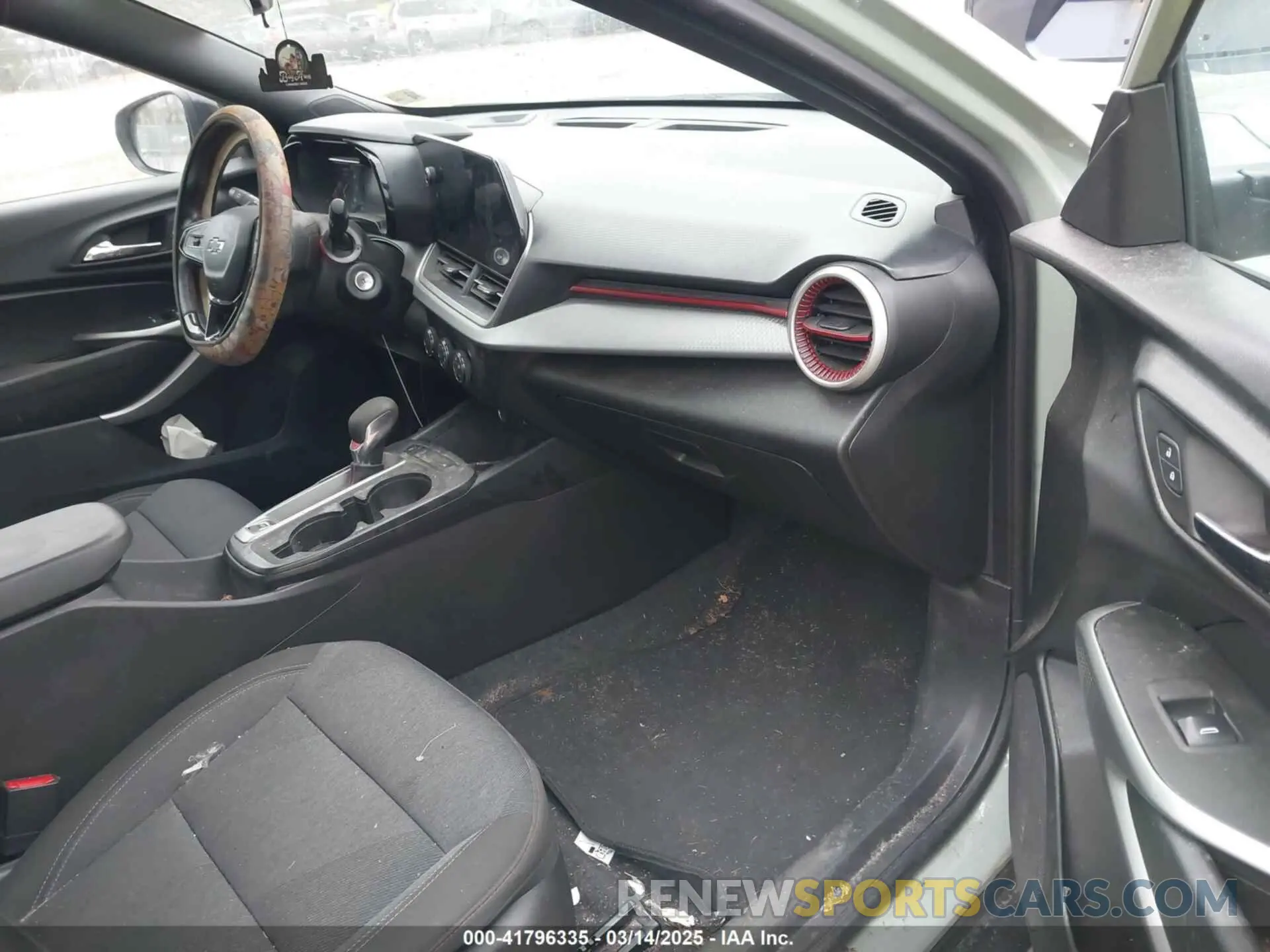 5 Photograph of a damaged car KL77LGE29RC088970 CHEVROLET TRAX 2024