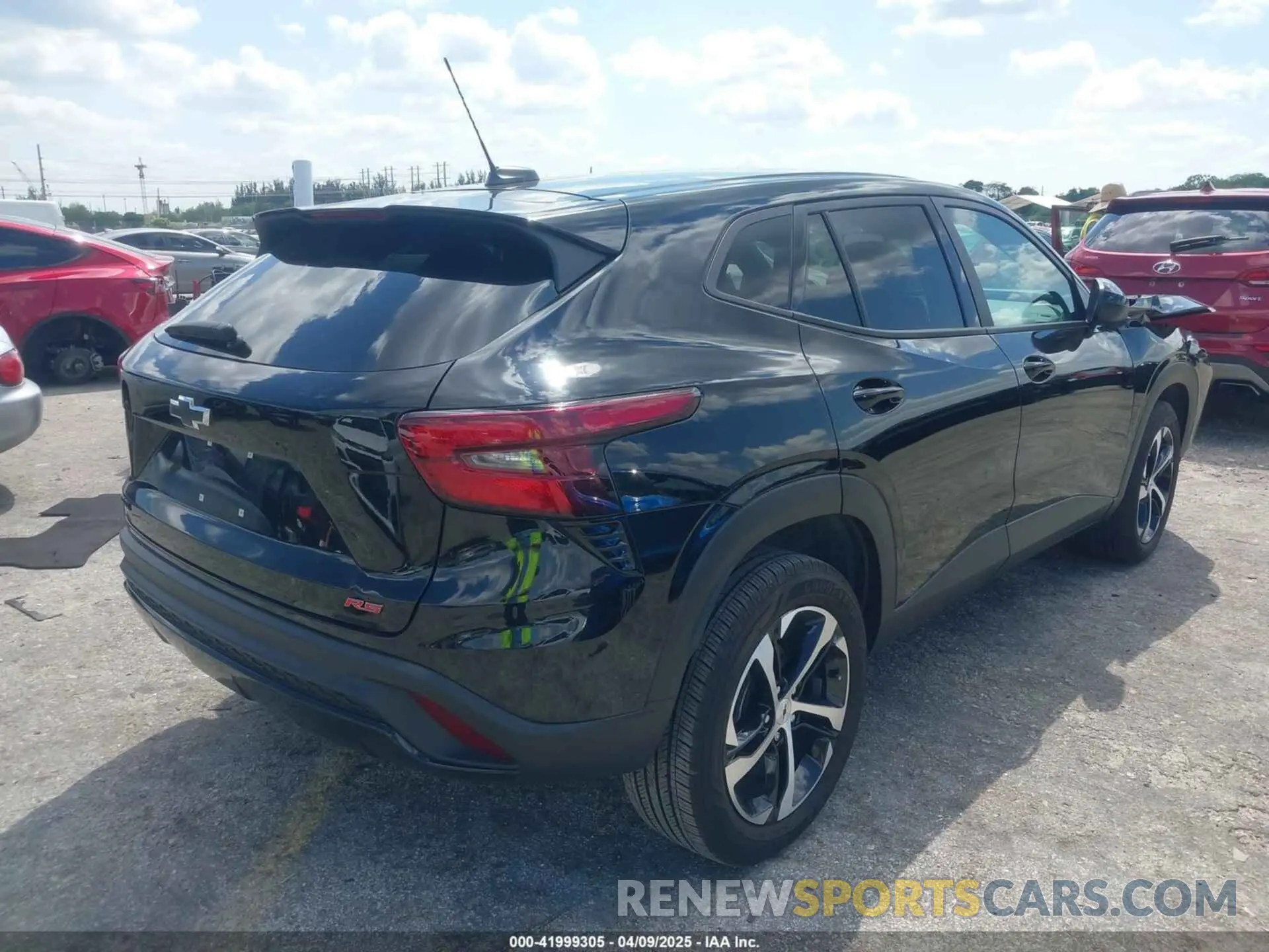 4 Photograph of a damaged car KL77LGE29RC120767 CHEVROLET TRAX 2024
