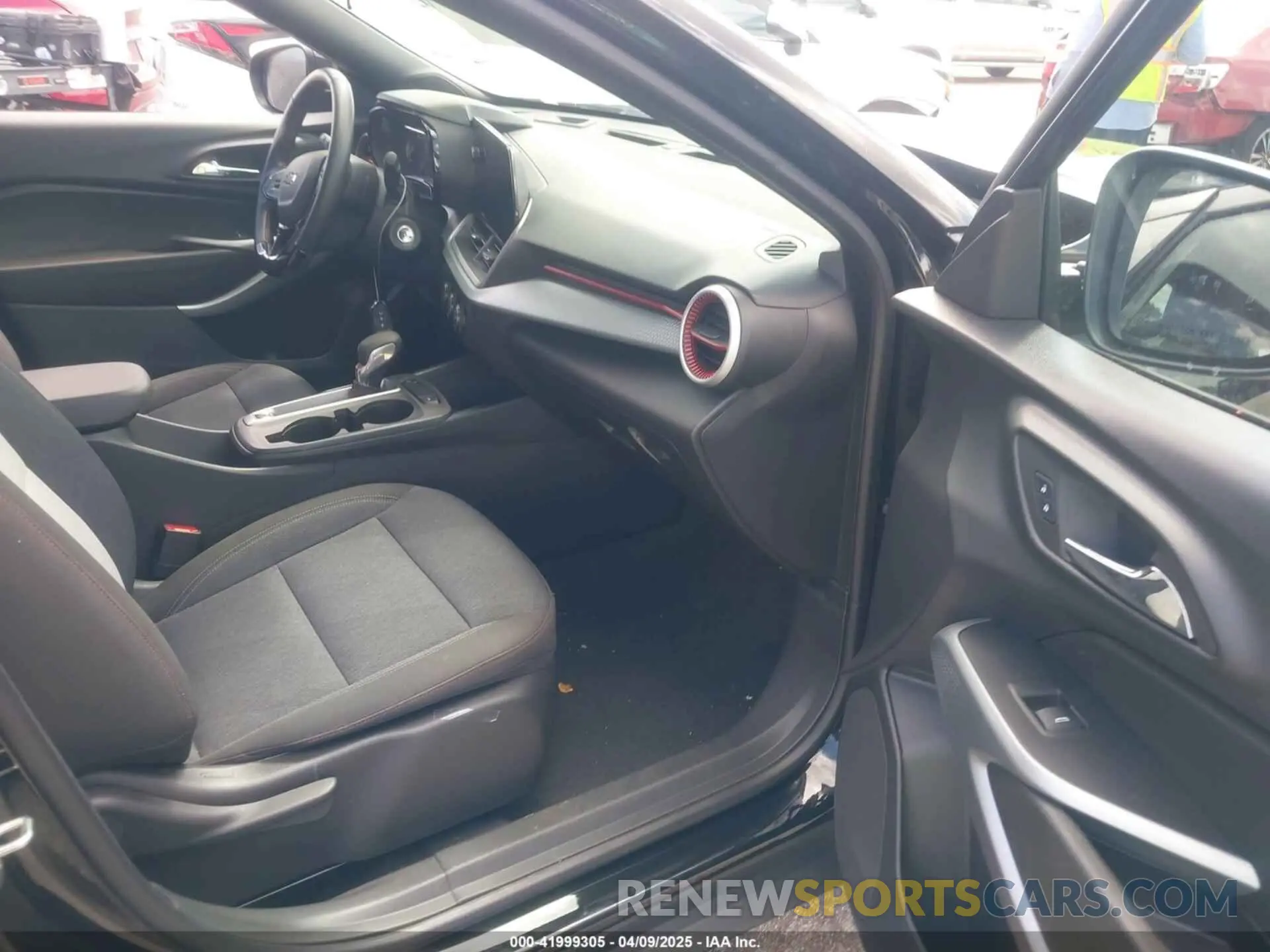 5 Photograph of a damaged car KL77LGE29RC120767 CHEVROLET TRAX 2024