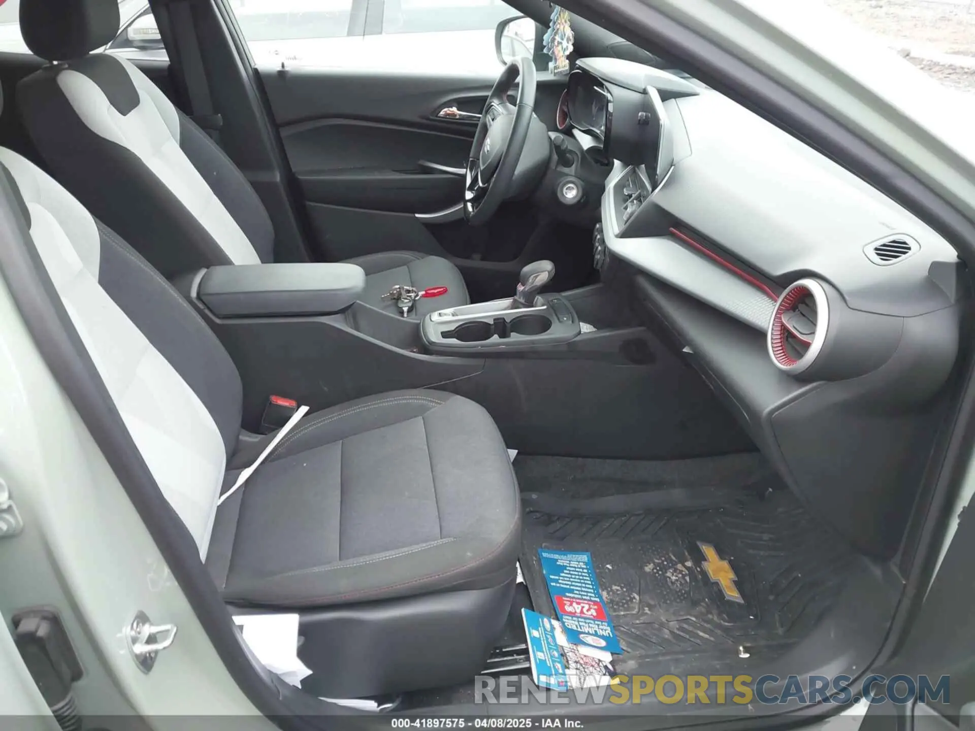 5 Photograph of a damaged car KL77LGE29RC149055 CHEVROLET TRAX 2024
