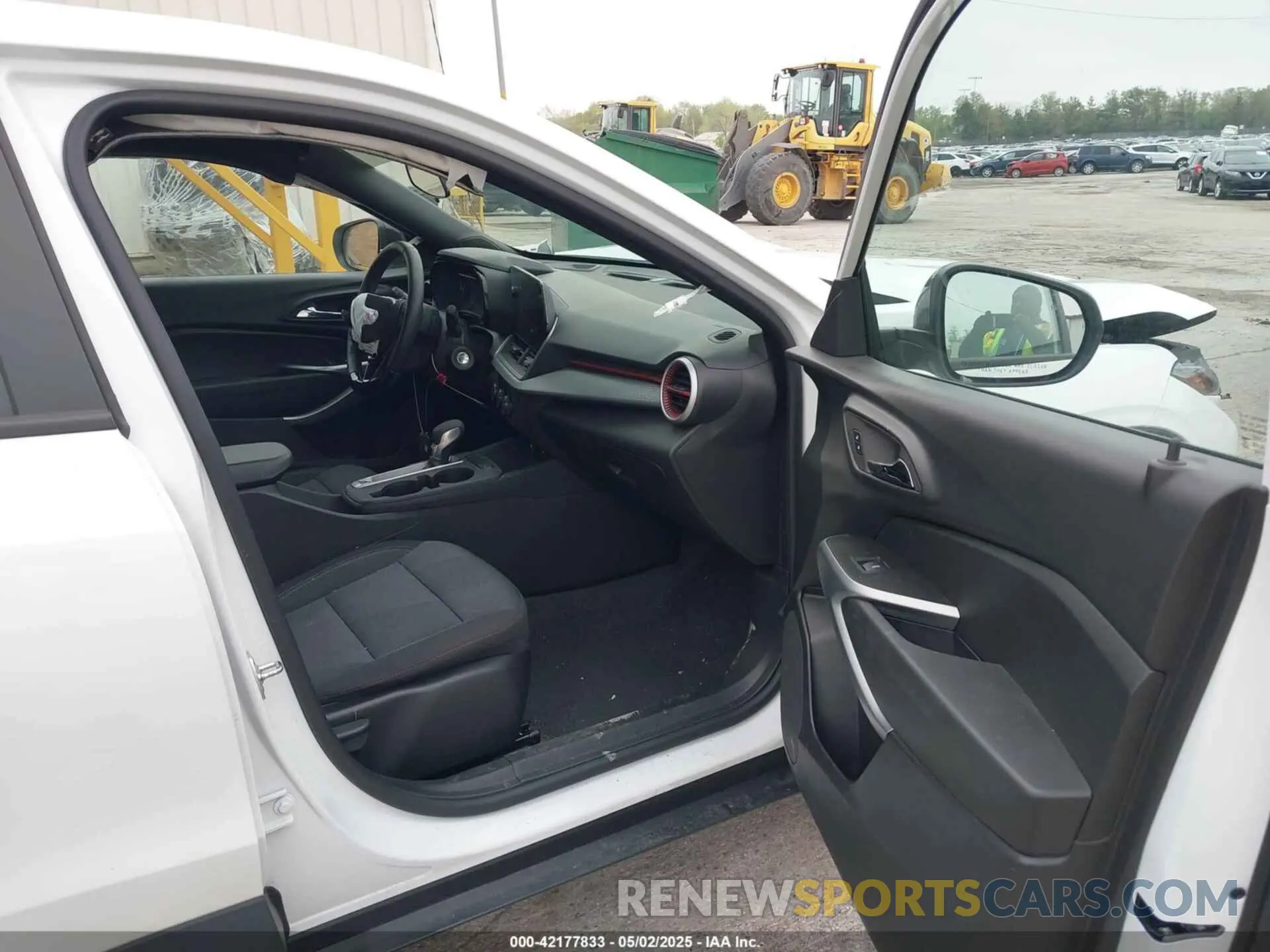 5 Photograph of a damaged car KL77LGE29RC234106 CHEVROLET TRAX 2024