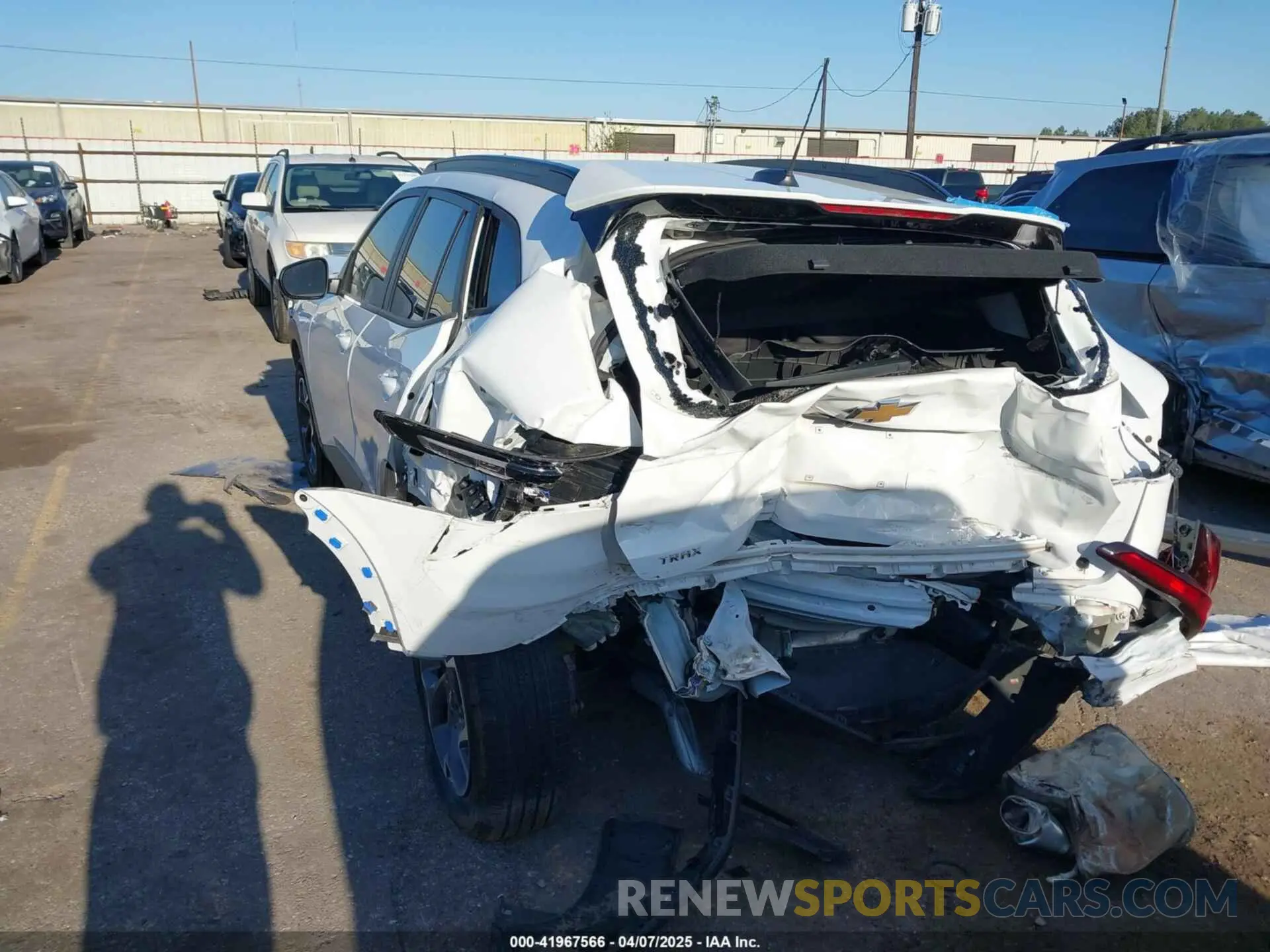 3 Photograph of a damaged car KL77LHE20RC067401 CHEVROLET TRAX 2024