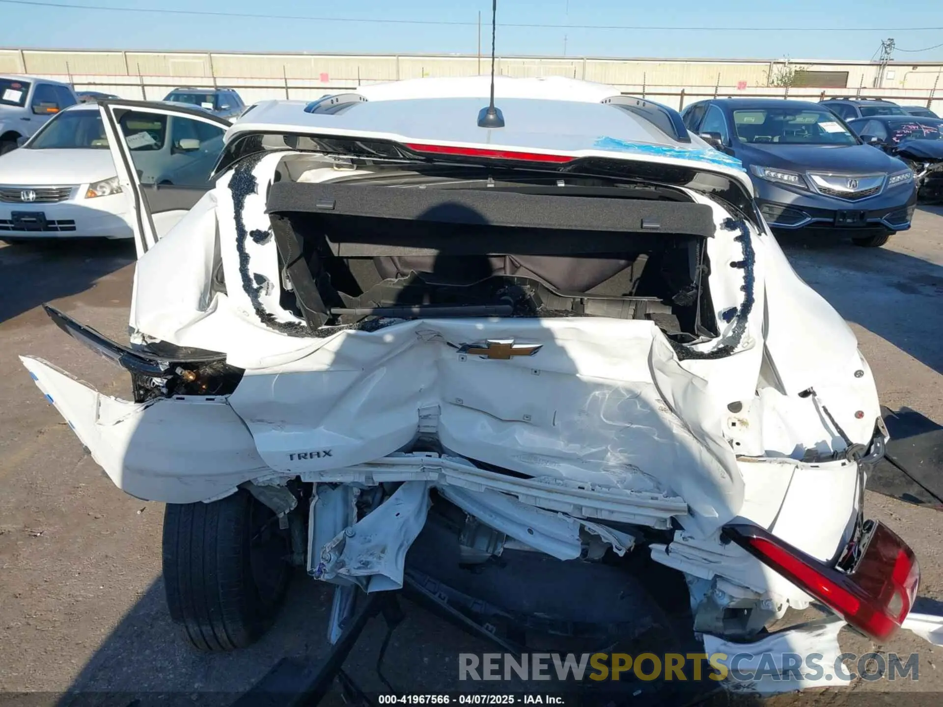 6 Photograph of a damaged car KL77LHE20RC067401 CHEVROLET TRAX 2024