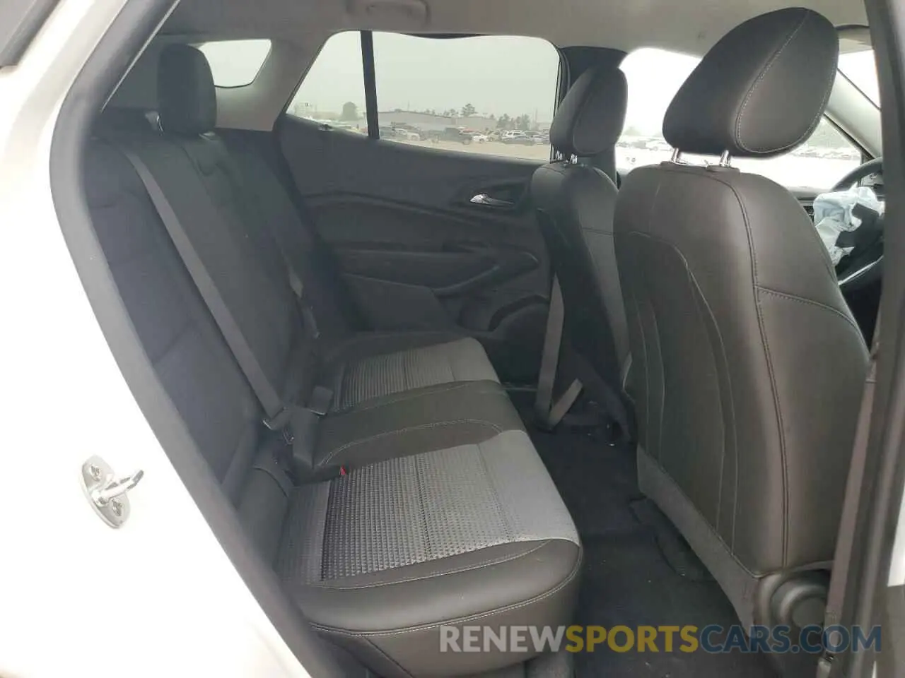 11 Photograph of a damaged car KL77LHE20RC246781 CHEVROLET TRAX 2024