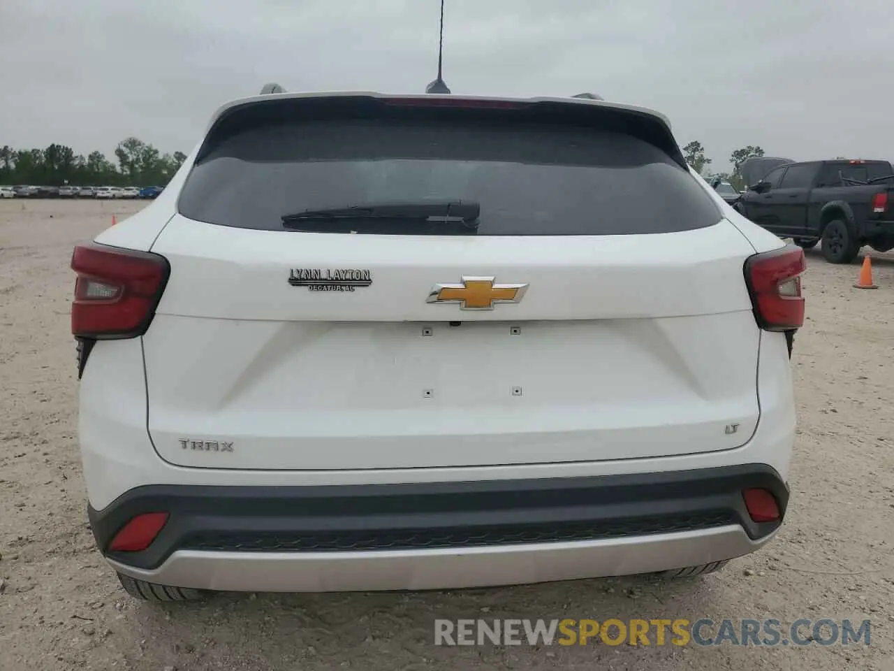 6 Photograph of a damaged car KL77LHE20RC246781 CHEVROLET TRAX 2024