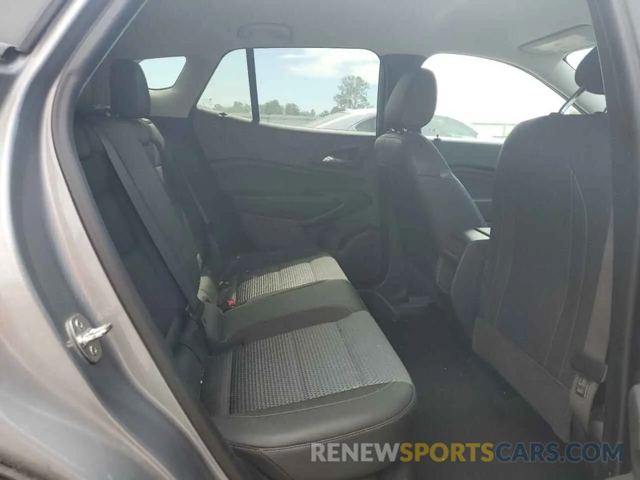 11 Photograph of a damaged car KL77LHE21RC009376 CHEVROLET TRAX 2024
