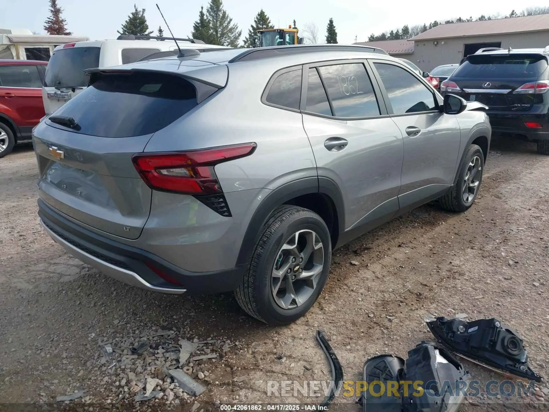 4 Photograph of a damaged car KL77LHE21RC028381 CHEVROLET TRAX 2024