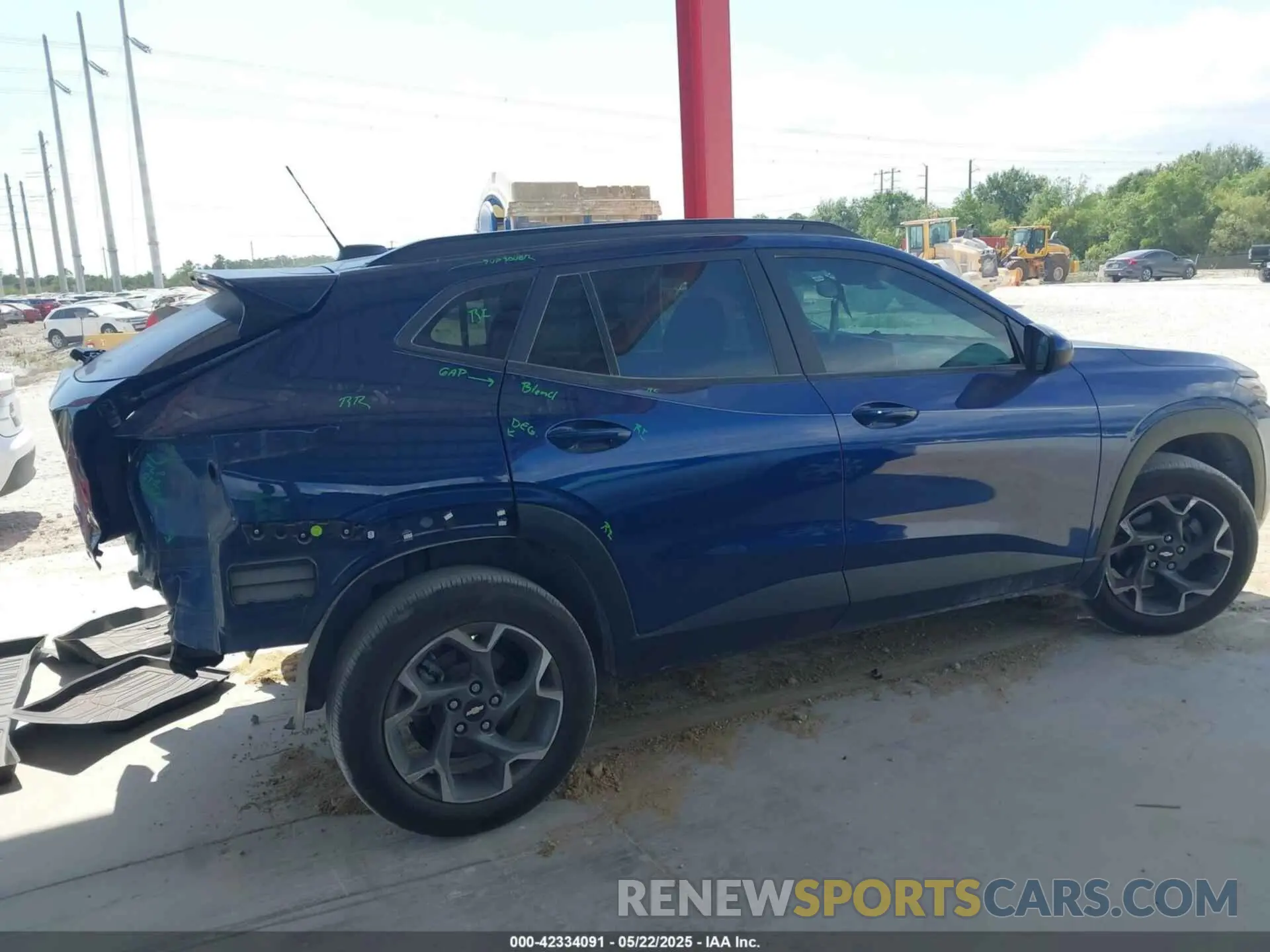 13 Photograph of a damaged car KL77LHE21RC059887 CHEVROLET TRAX 2024