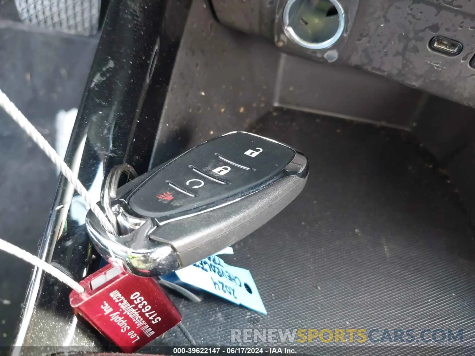 11 Photograph of a damaged car KL77LHE21RC065494 CHEVROLET TRAX 2024