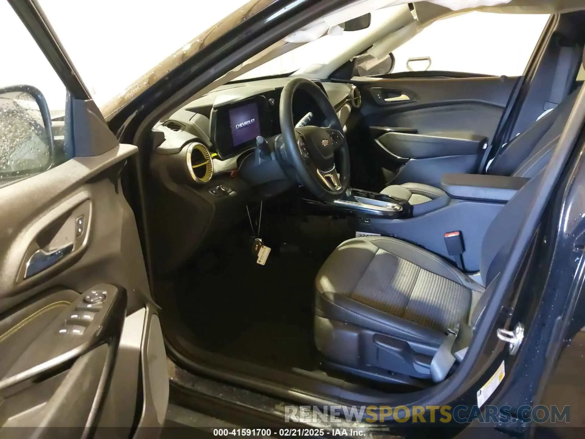 5 Photograph of a damaged car KL77LHE21RC101281 CHEVROLET TRAX 2024