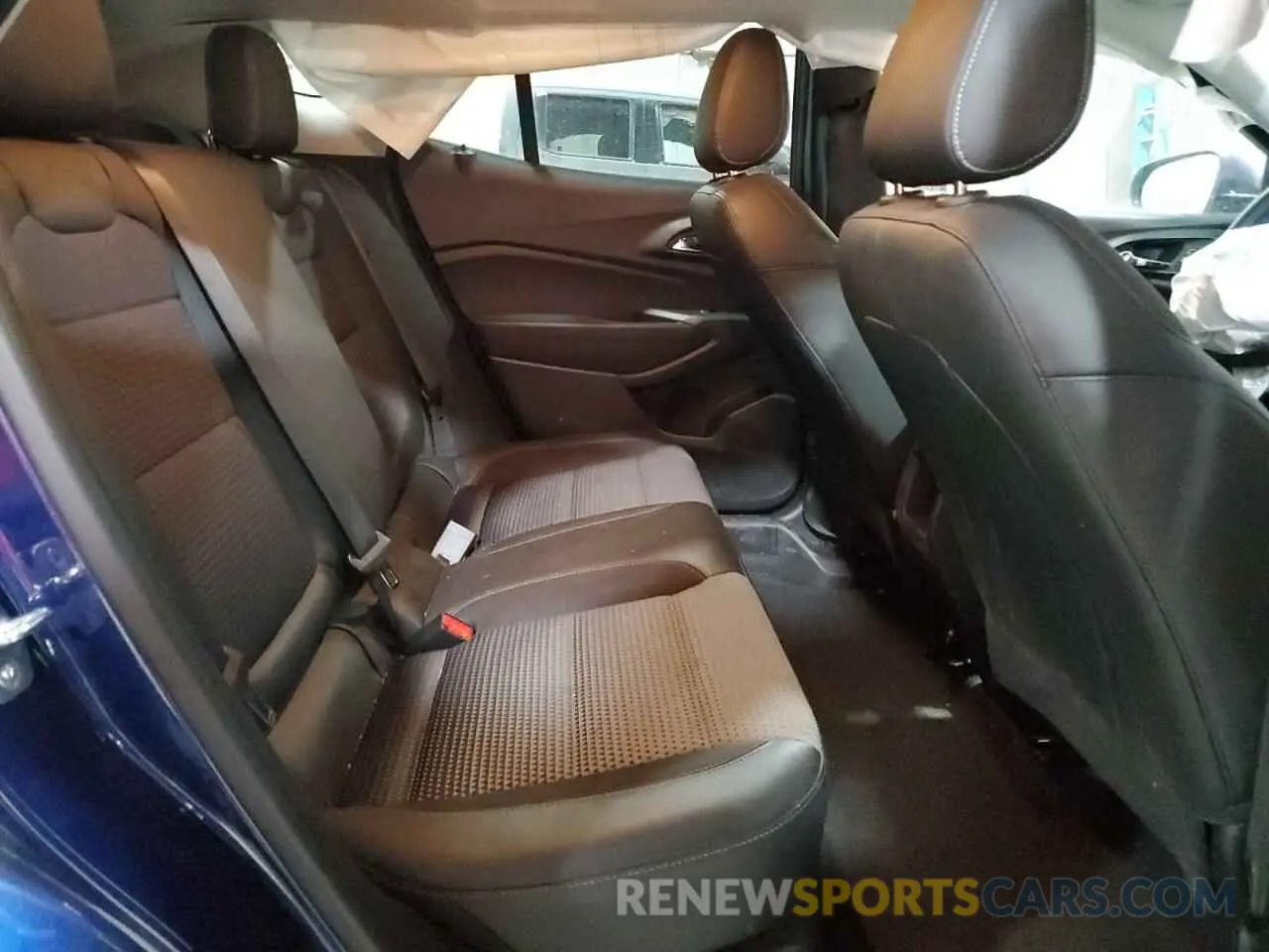 11 Photograph of a damaged car KL77LHE21RC105878 CHEVROLET TRAX 2024