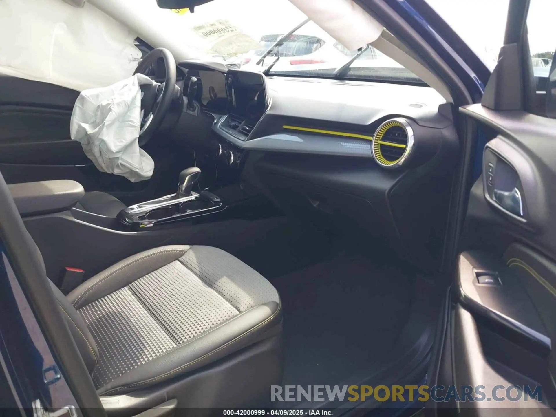 5 Photograph of a damaged car KL77LHE21RC116850 CHEVROLET TRAX 2024