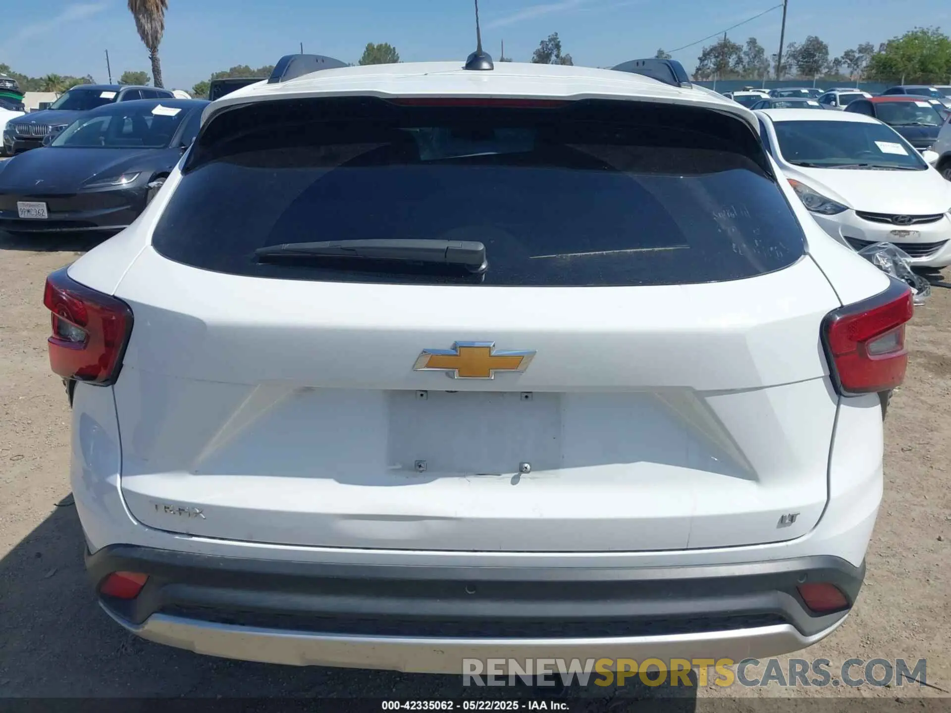 16 Photograph of a damaged car KL77LHE21RC199762 CHEVROLET TRAX 2024