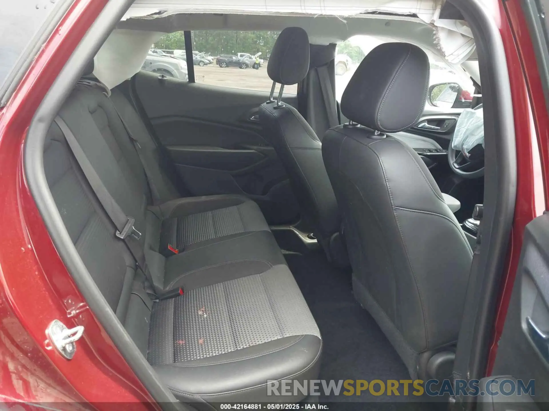 8 Photograph of a damaged car KL77LHE22RC042497 CHEVROLET TRAX 2024