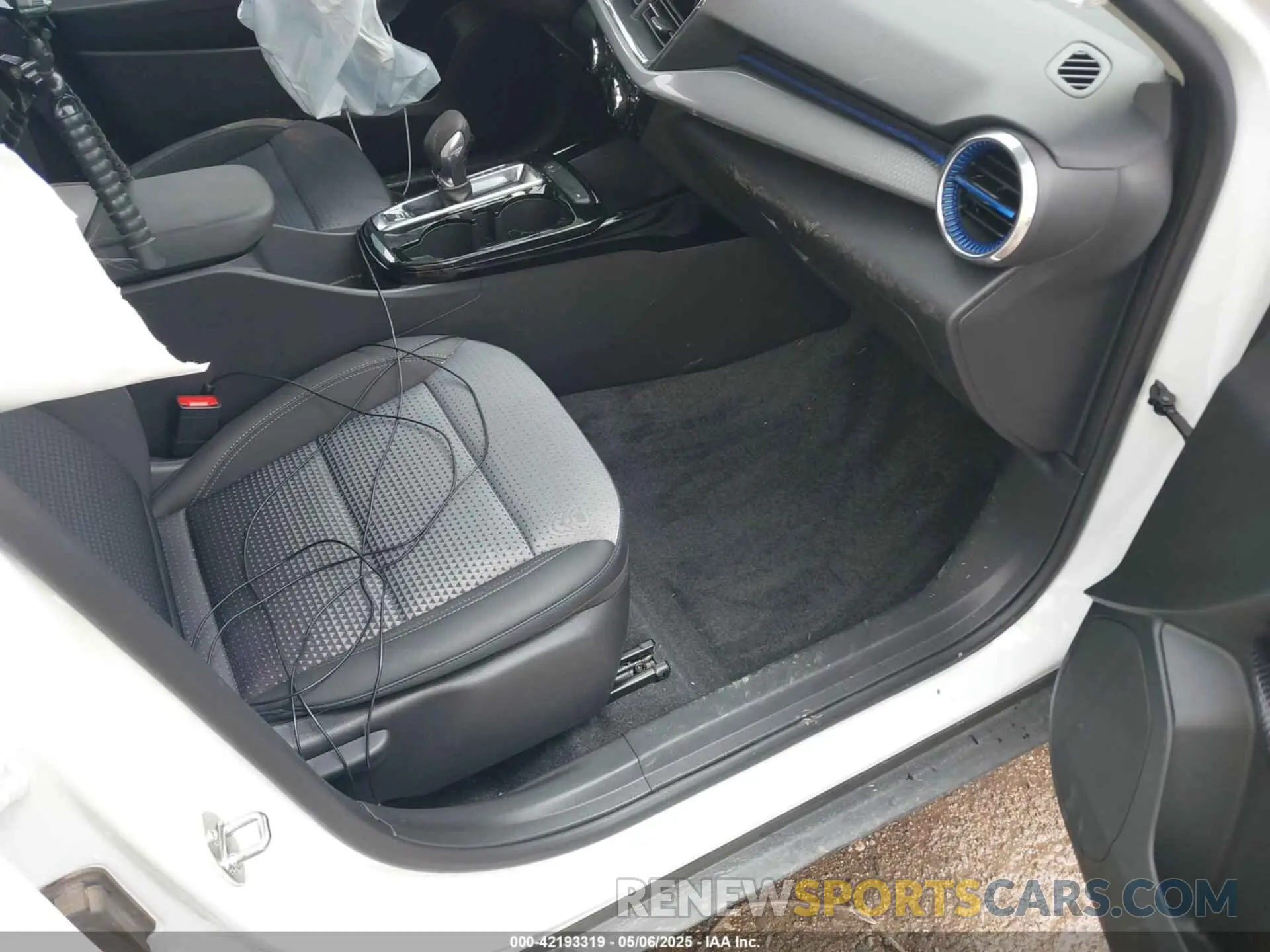 5 Photograph of a damaged car KL77LHE22RC069523 CHEVROLET TRAX 2024