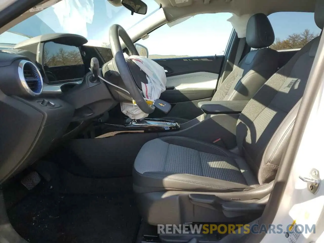 7 Photograph of a damaged car KL77LHE22RC114251 CHEVROLET TRAX 2024