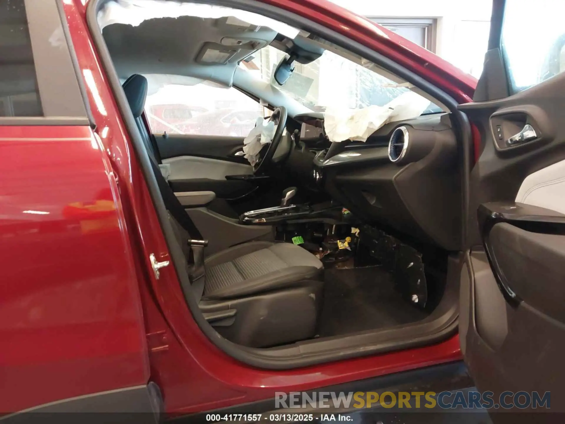 5 Photograph of a damaged car KL77LHE22RC127386 CHEVROLET TRAX 2024