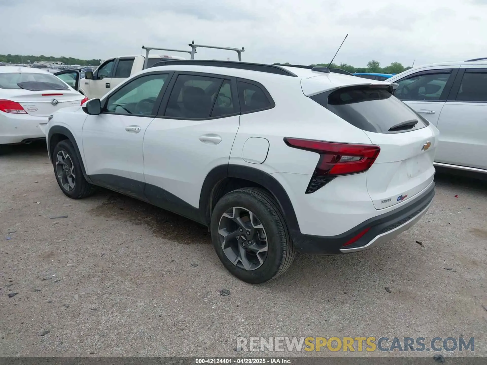 3 Photograph of a damaged car KL77LHE22RC219808 CHEVROLET TRAX 2024