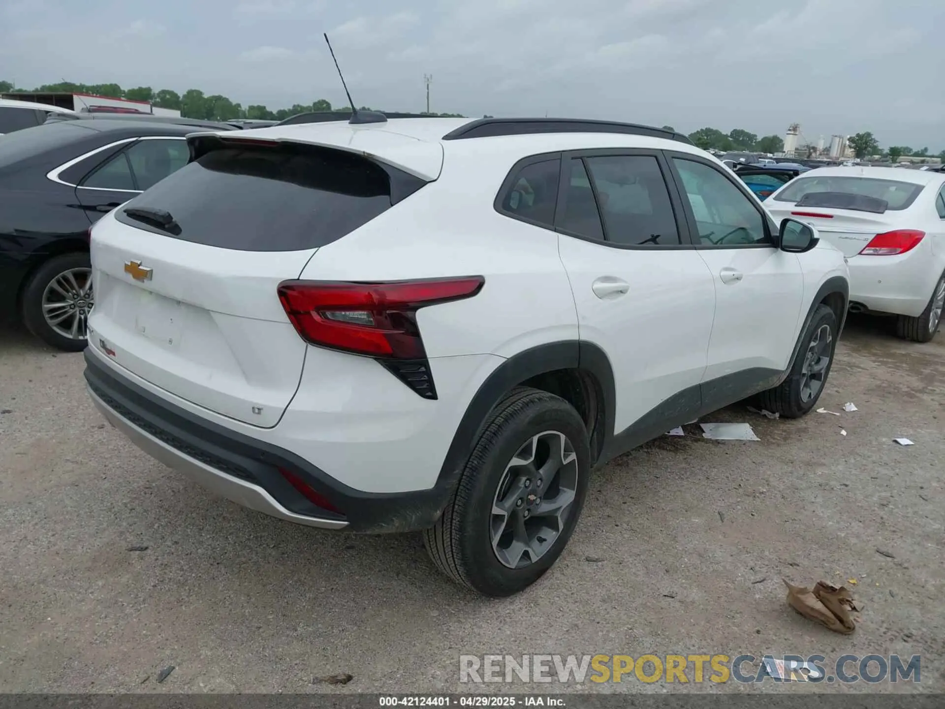 4 Photograph of a damaged car KL77LHE22RC219808 CHEVROLET TRAX 2024