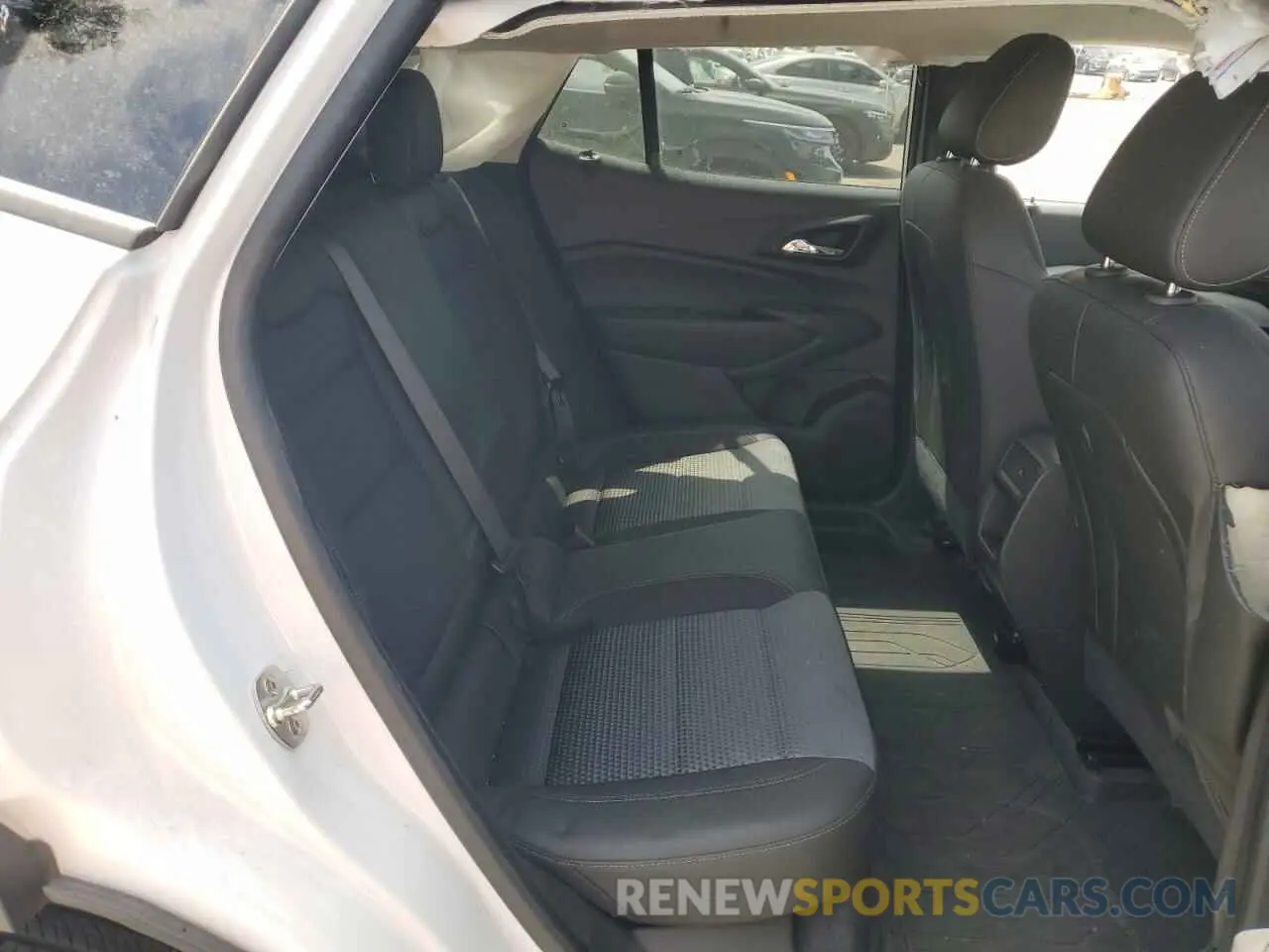 11 Photograph of a damaged car KL77LHE24RC121881 CHEVROLET TRAX 2024