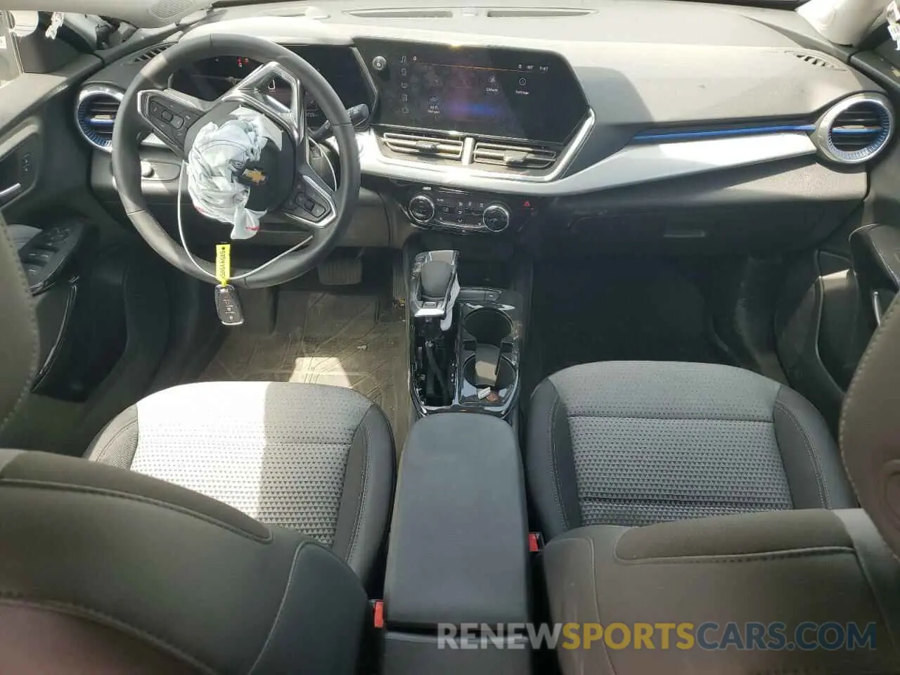 8 Photograph of a damaged car KL77LHE24RC121881 CHEVROLET TRAX 2024