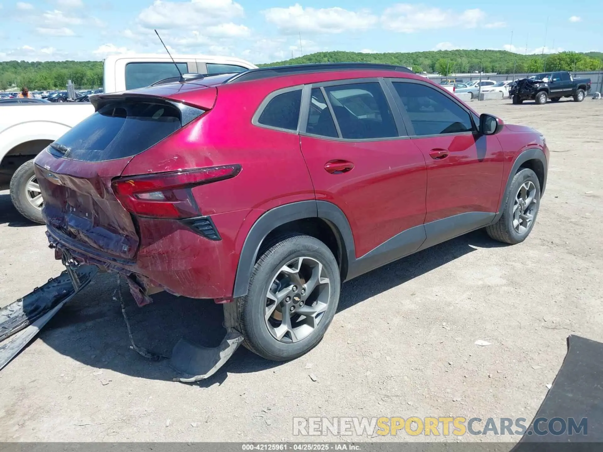 4 Photograph of a damaged car KL77LHE24RC211676 CHEVROLET TRAX 2024