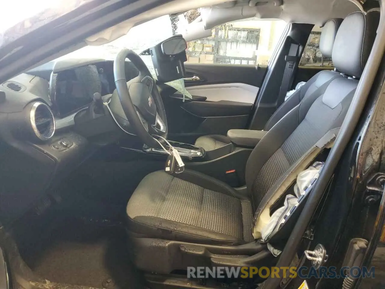 7 Photograph of a damaged car KL77LHE24RC237114 CHEVROLET TRAX 2024