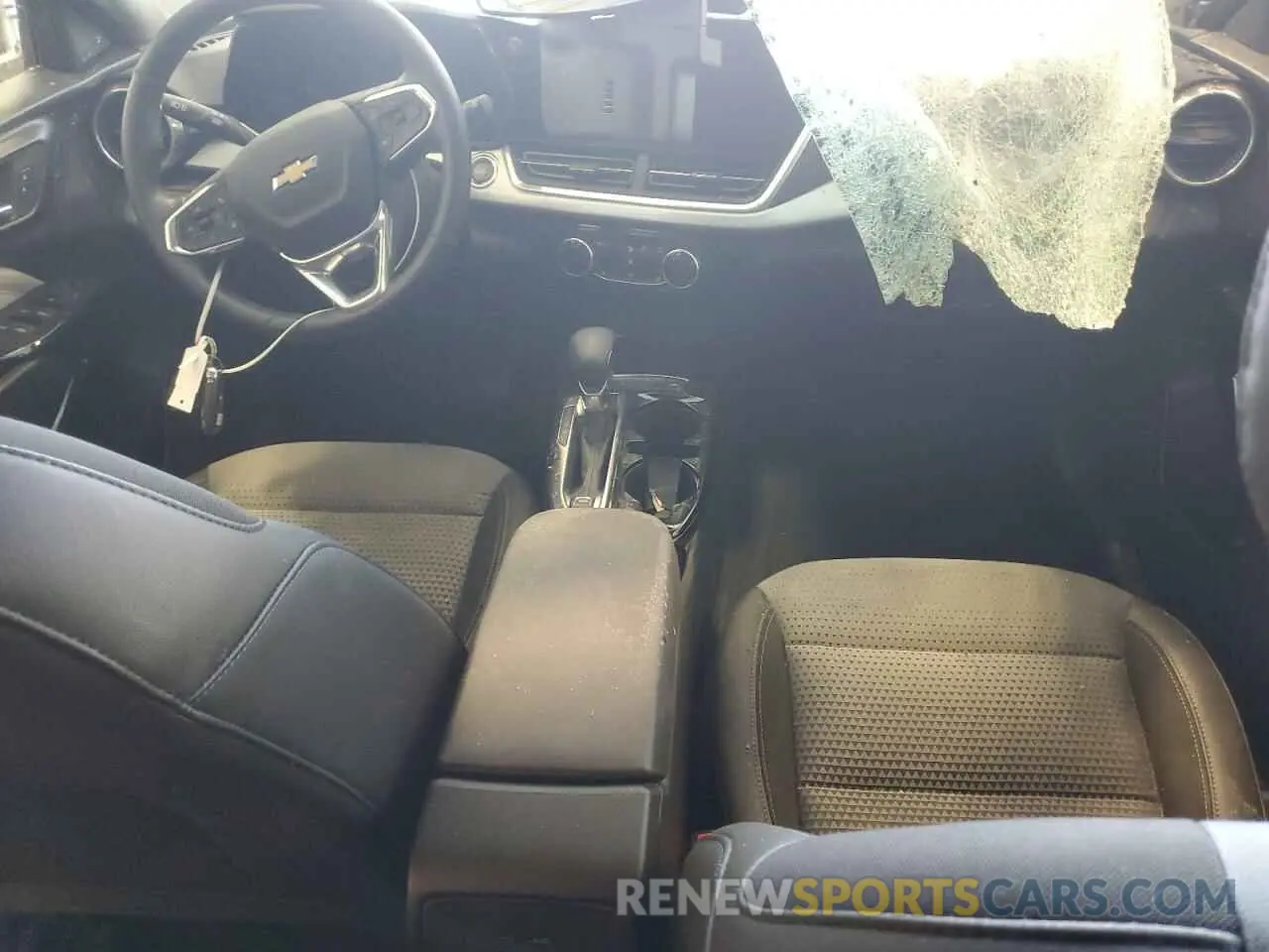 8 Photograph of a damaged car KL77LHE24RC237114 CHEVROLET TRAX 2024