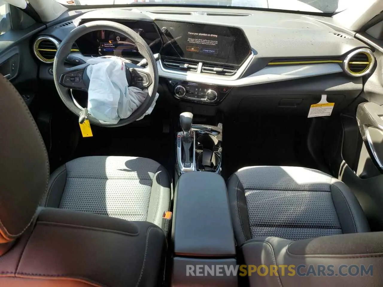 8 Photograph of a damaged car KL77LHE25RC089099 CHEVROLET TRAX 2024