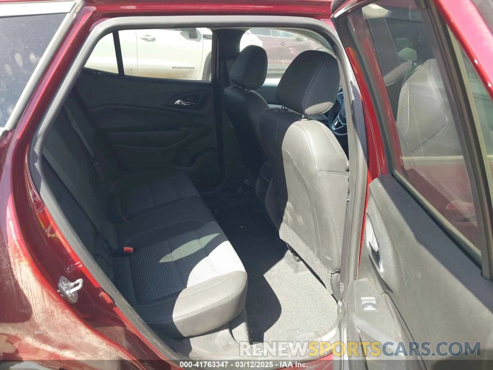 8 Photograph of a damaged car KL77LHE25RC227224 CHEVROLET TRAX 2024