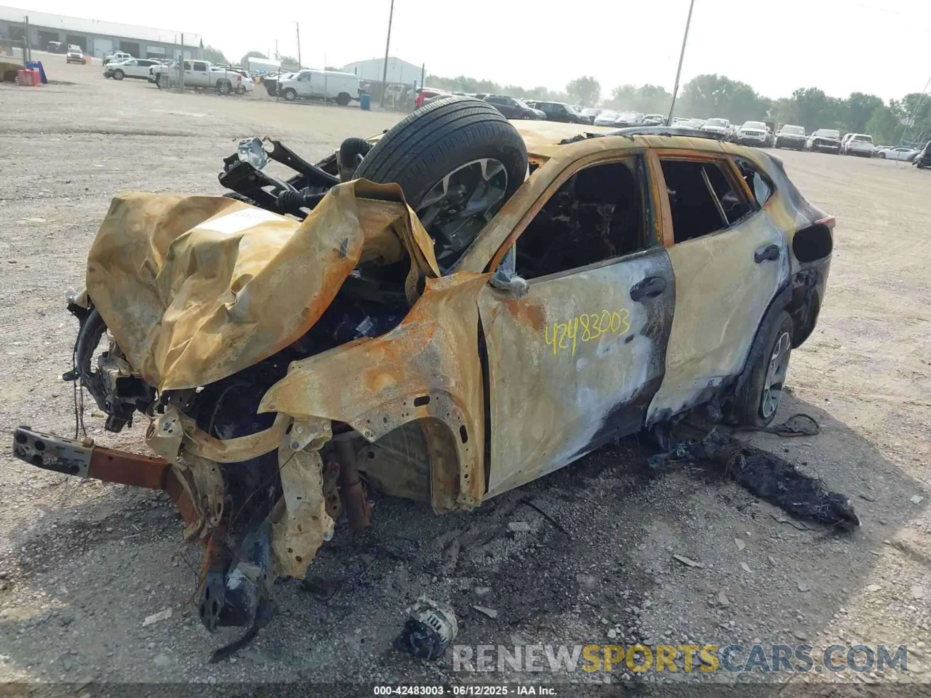 2 Photograph of a damaged car KL77LHE26RC200629 CHEVROLET TRAX 2024