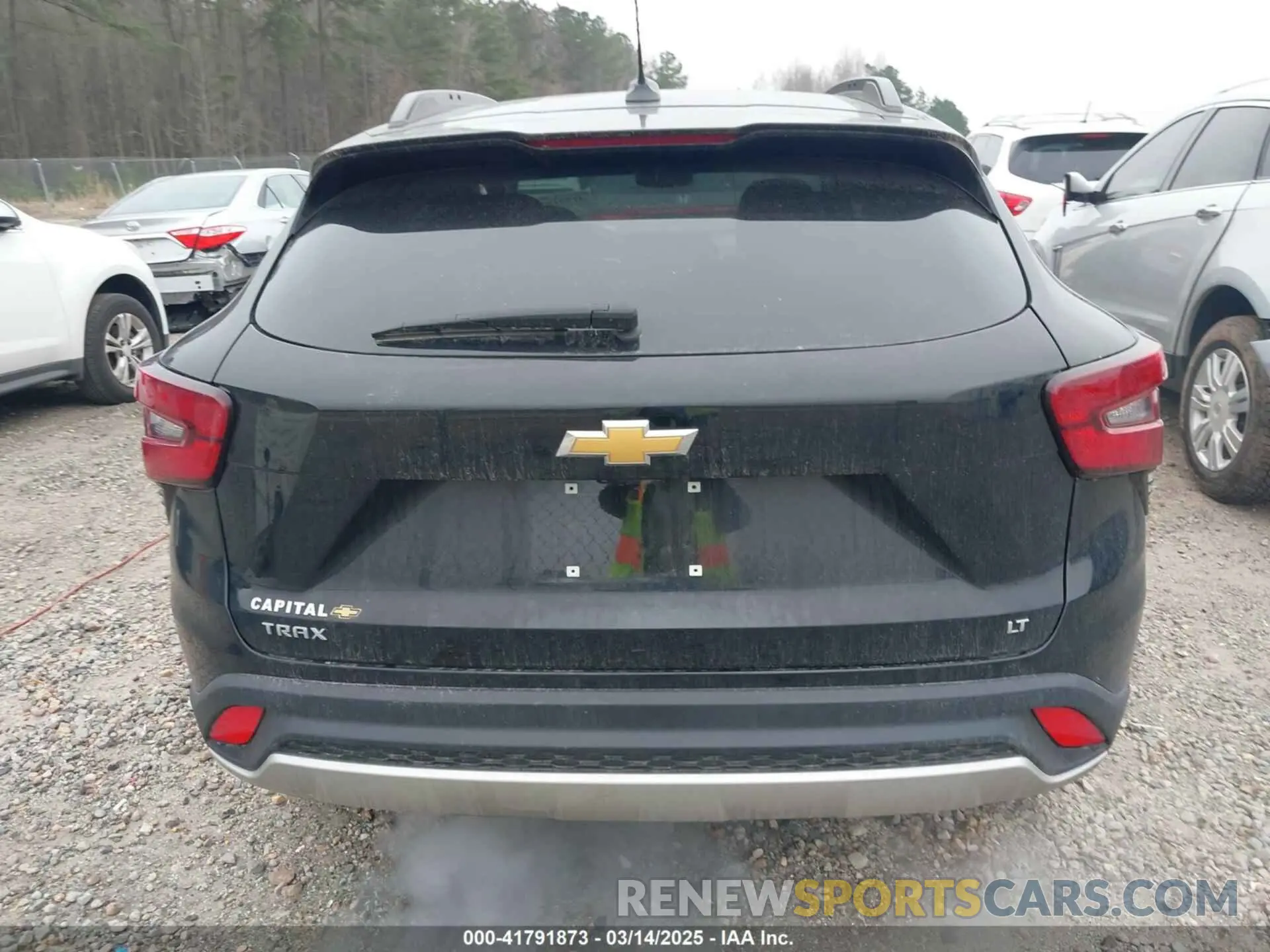 17 Photograph of a damaged car KL77LHE27RC102287 CHEVROLET TRAX 2024