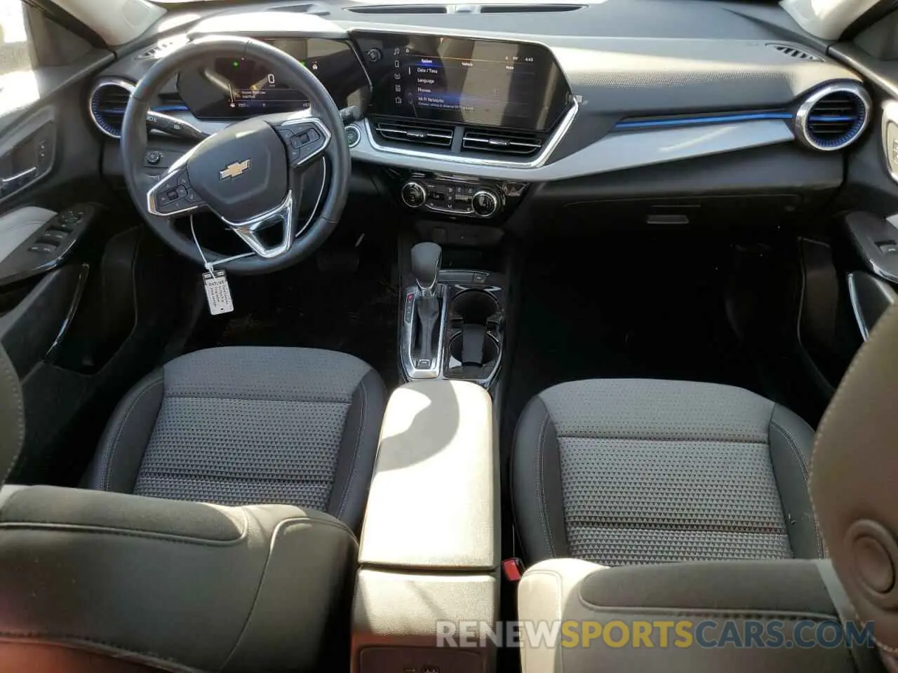 8 Photograph of a damaged car KL77LHE27RC109532 CHEVROLET TRAX 2024