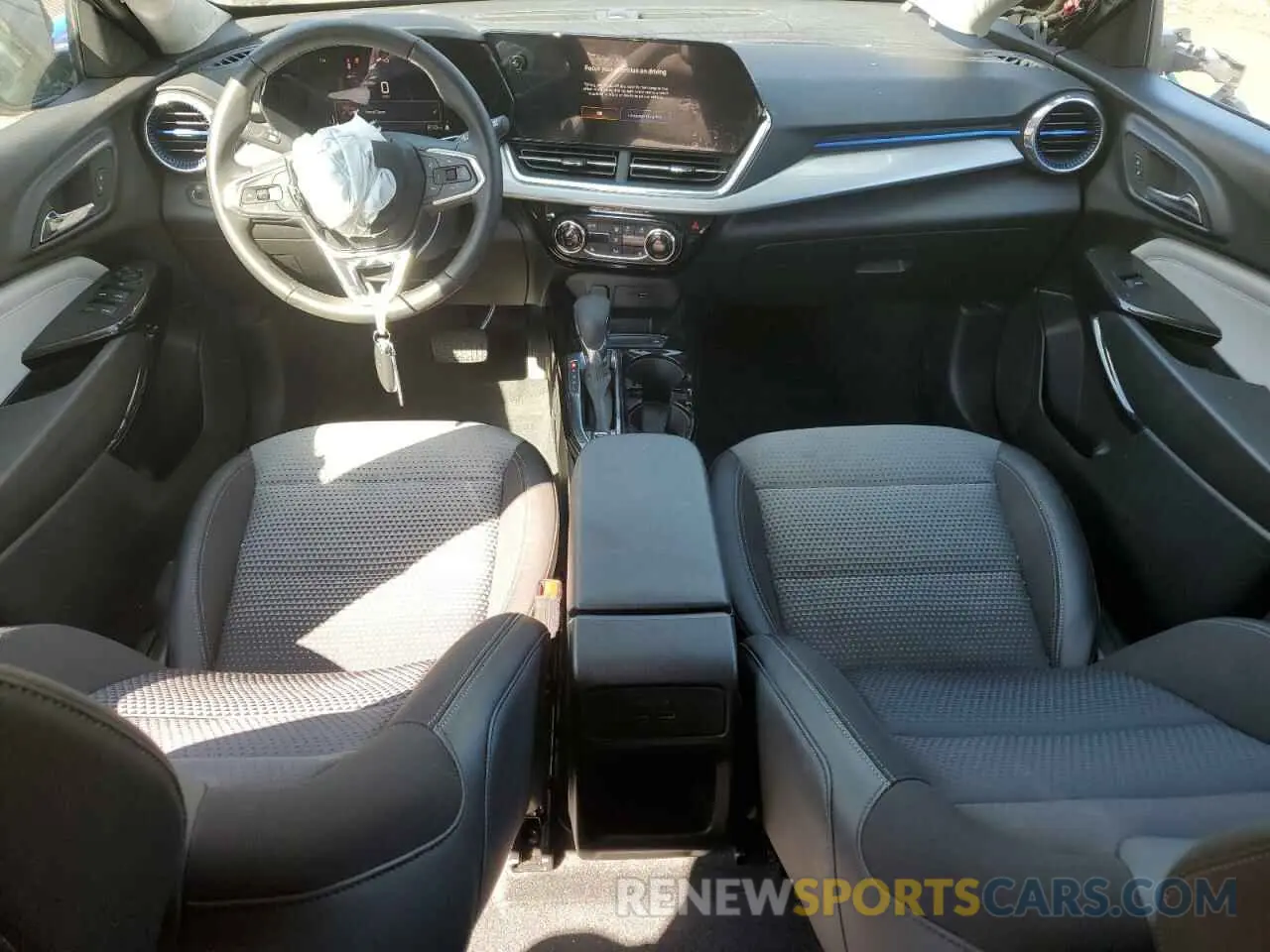 8 Photograph of a damaged car KL77LHE27RC207783 CHEVROLET TRAX 2024