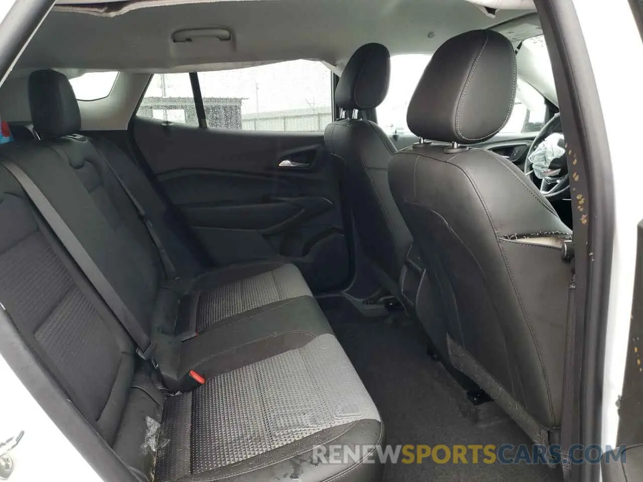 11 Photograph of a damaged car KL77LHE27RC240573 CHEVROLET TRAX 2024