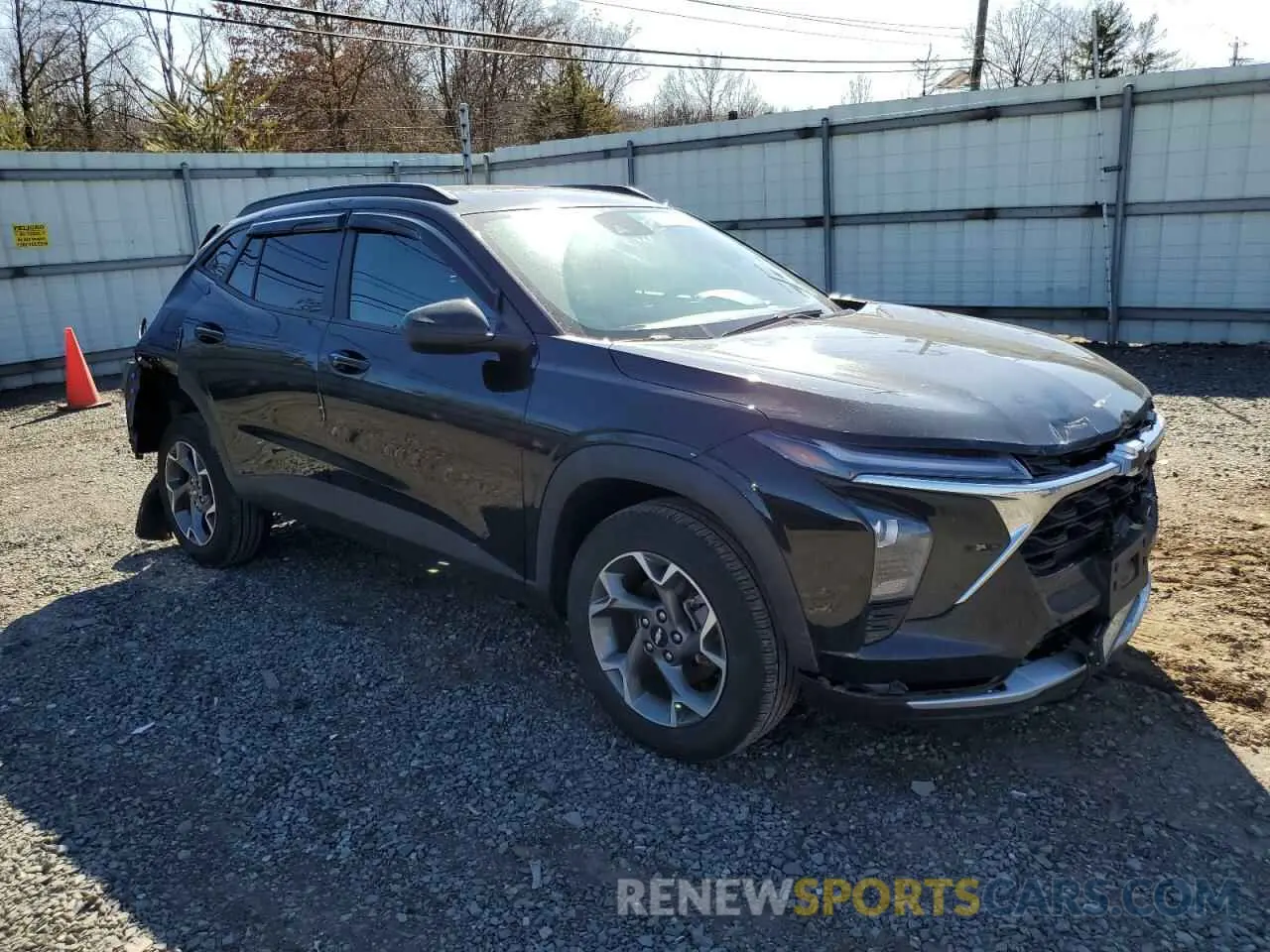 4 Photograph of a damaged car KL77LHE28RC000478 CHEVROLET TRAX 2024