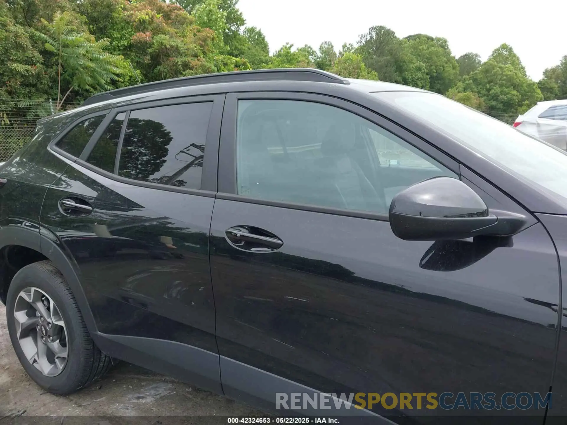 12 Photograph of a damaged car KL77LHE28RC005549 CHEVROLET TRAX 2024