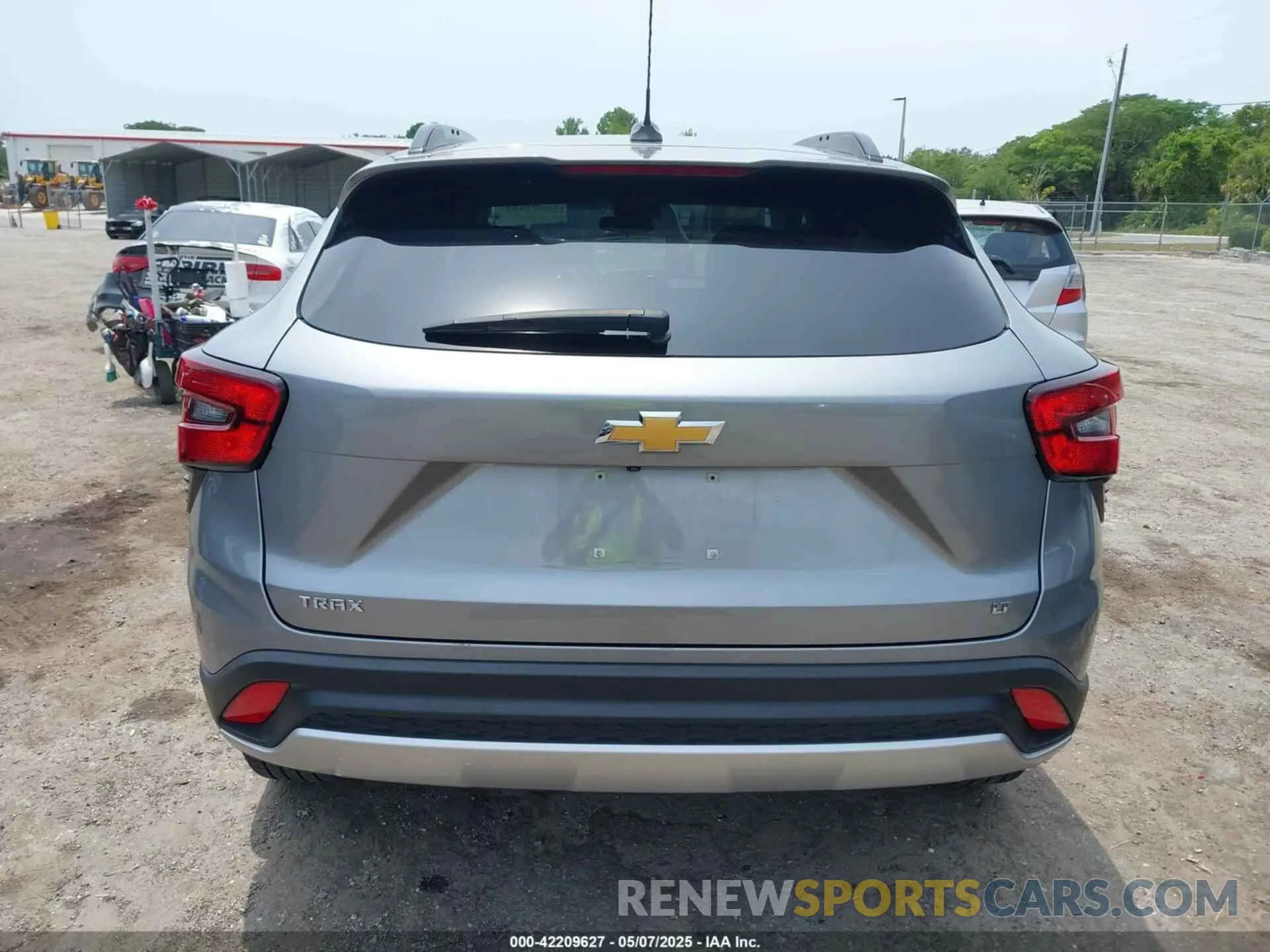 16 Photograph of a damaged car KL77LHE28RC019922 CHEVROLET TRAX 2024