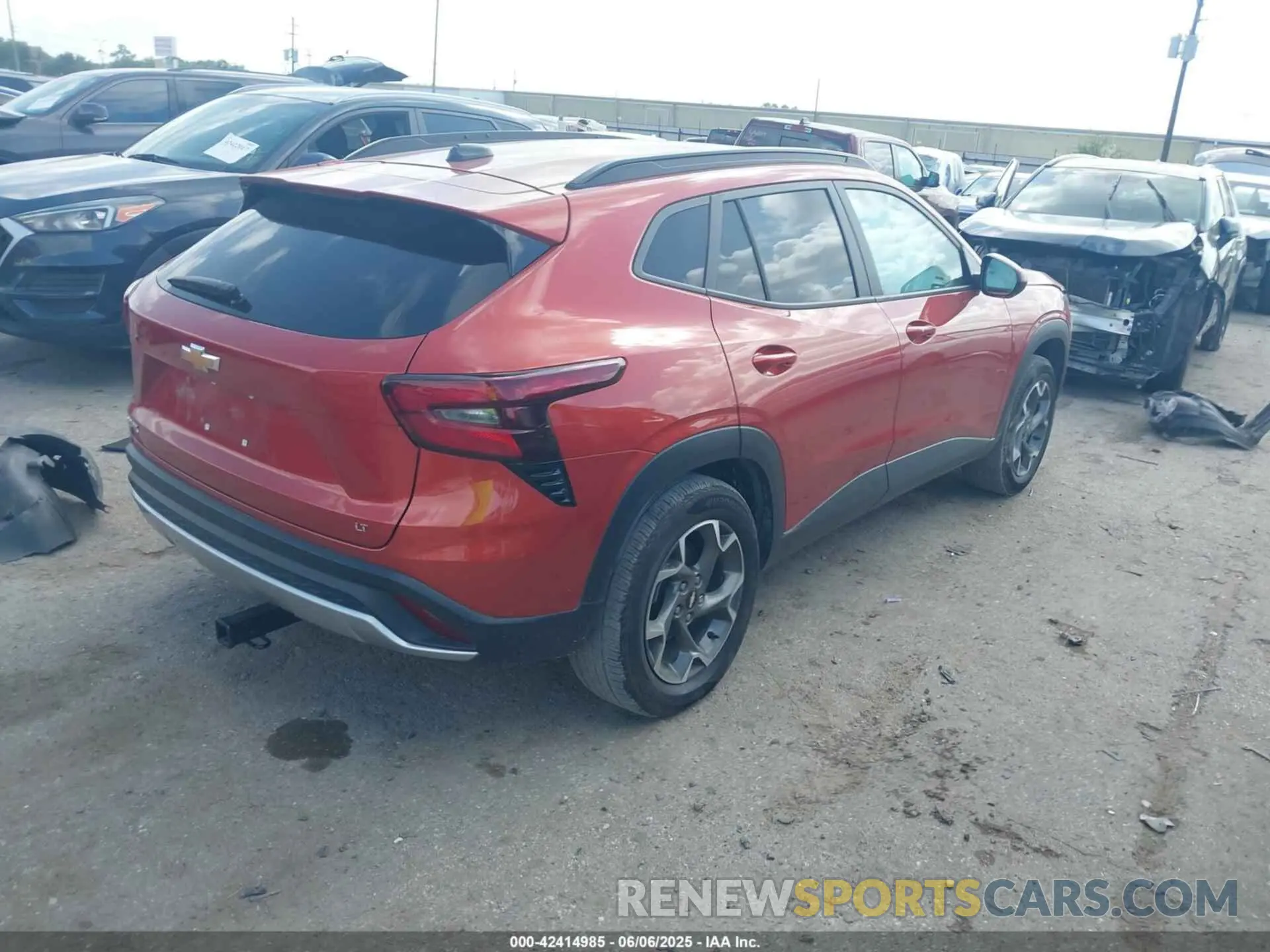4 Photograph of a damaged car KL77LHE28RC027325 CHEVROLET TRAX 2024