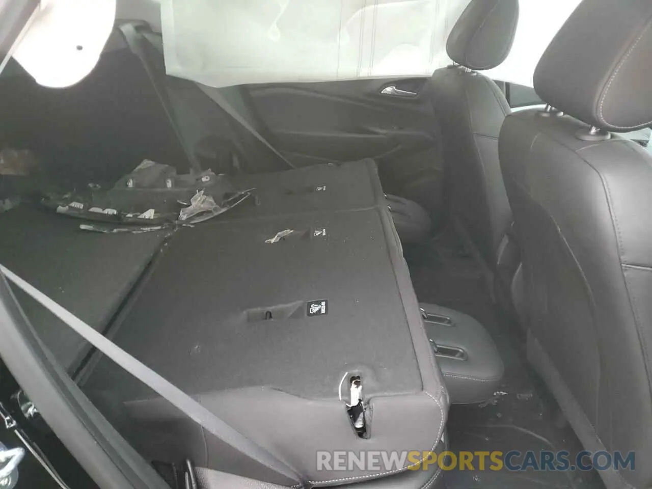 10 Photograph of a damaged car KL77LHE28RC063483 CHEVROLET TRAX 2024