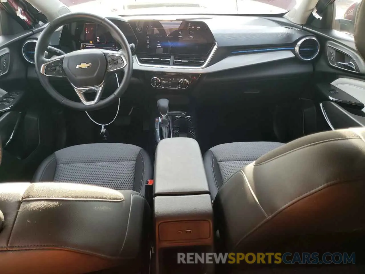 8 Photograph of a damaged car KL77LHE28RC217495 CHEVROLET TRAX 2024