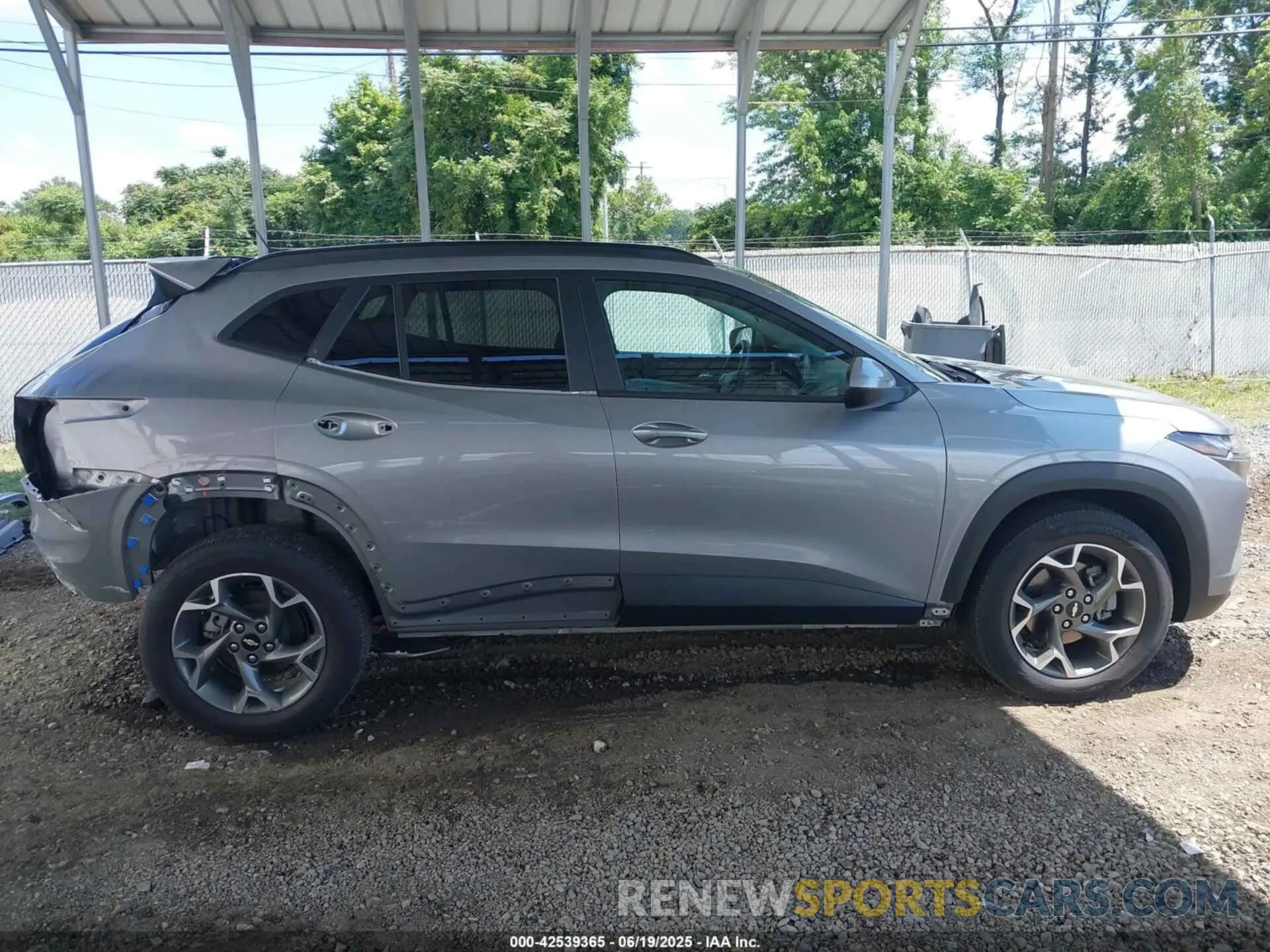 14 Photograph of a damaged car KL77LHE28RC221692 CHEVROLET TRAX 2024