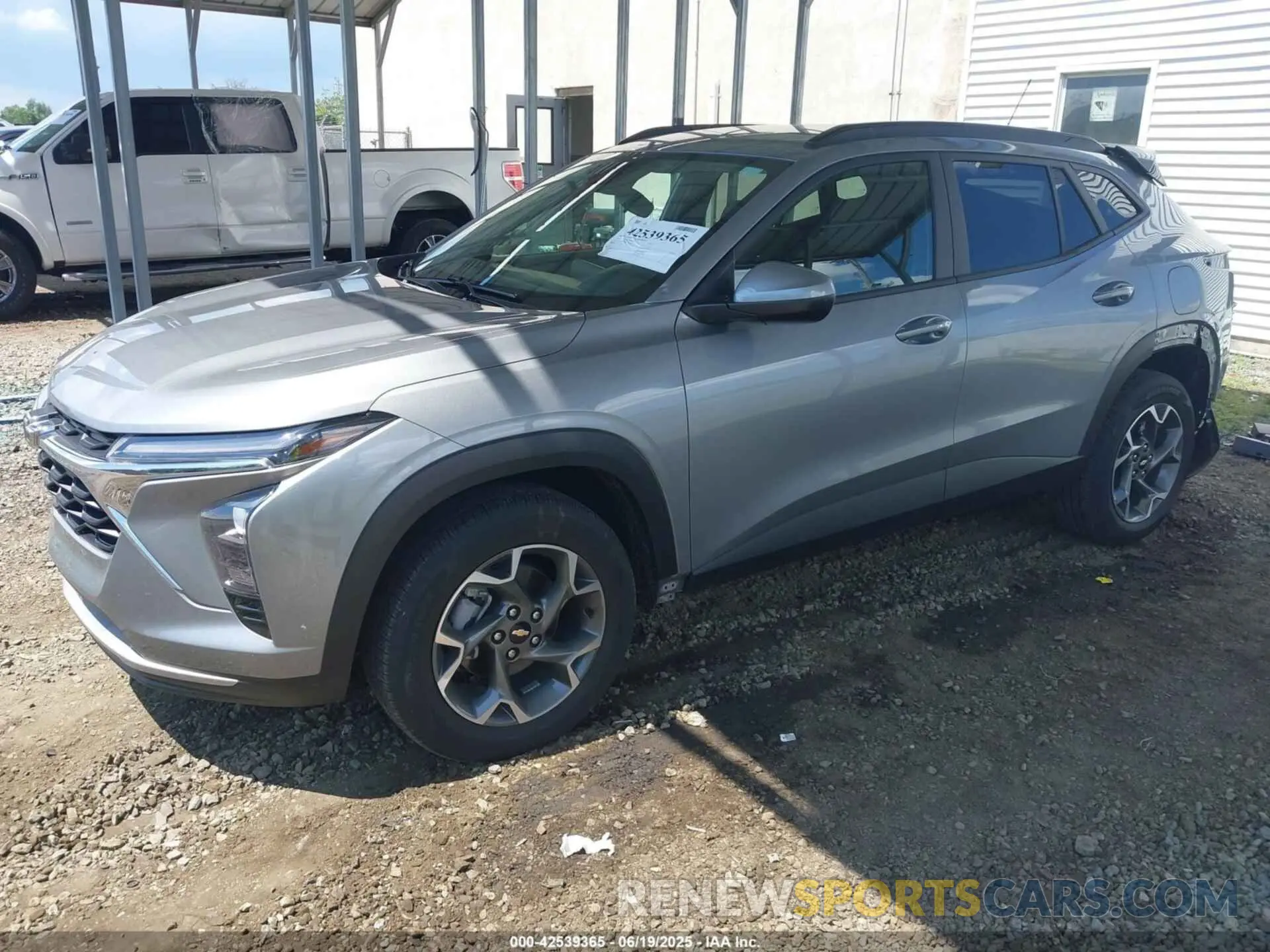 2 Photograph of a damaged car KL77LHE28RC221692 CHEVROLET TRAX 2024