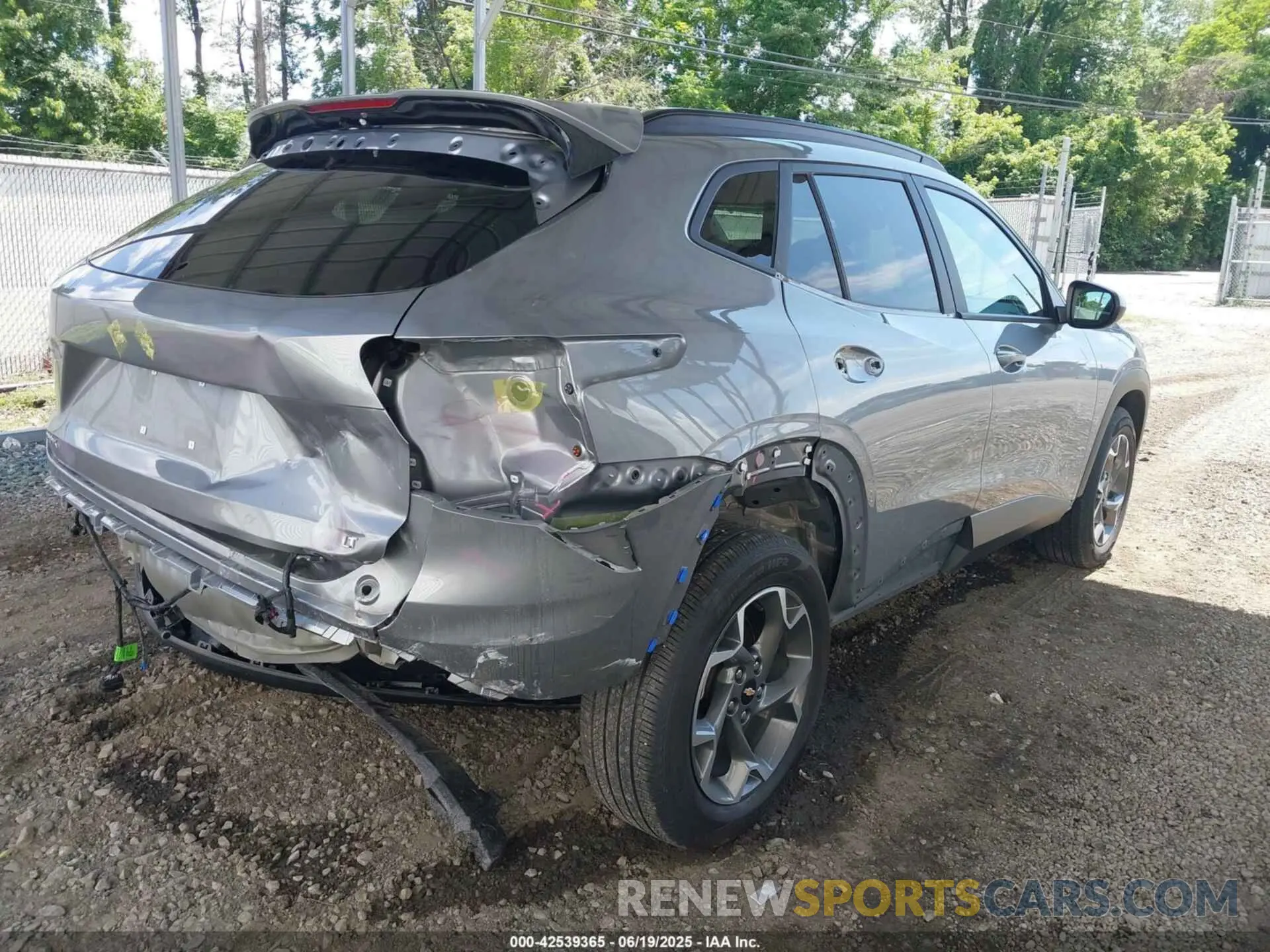 4 Photograph of a damaged car KL77LHE28RC221692 CHEVROLET TRAX 2024