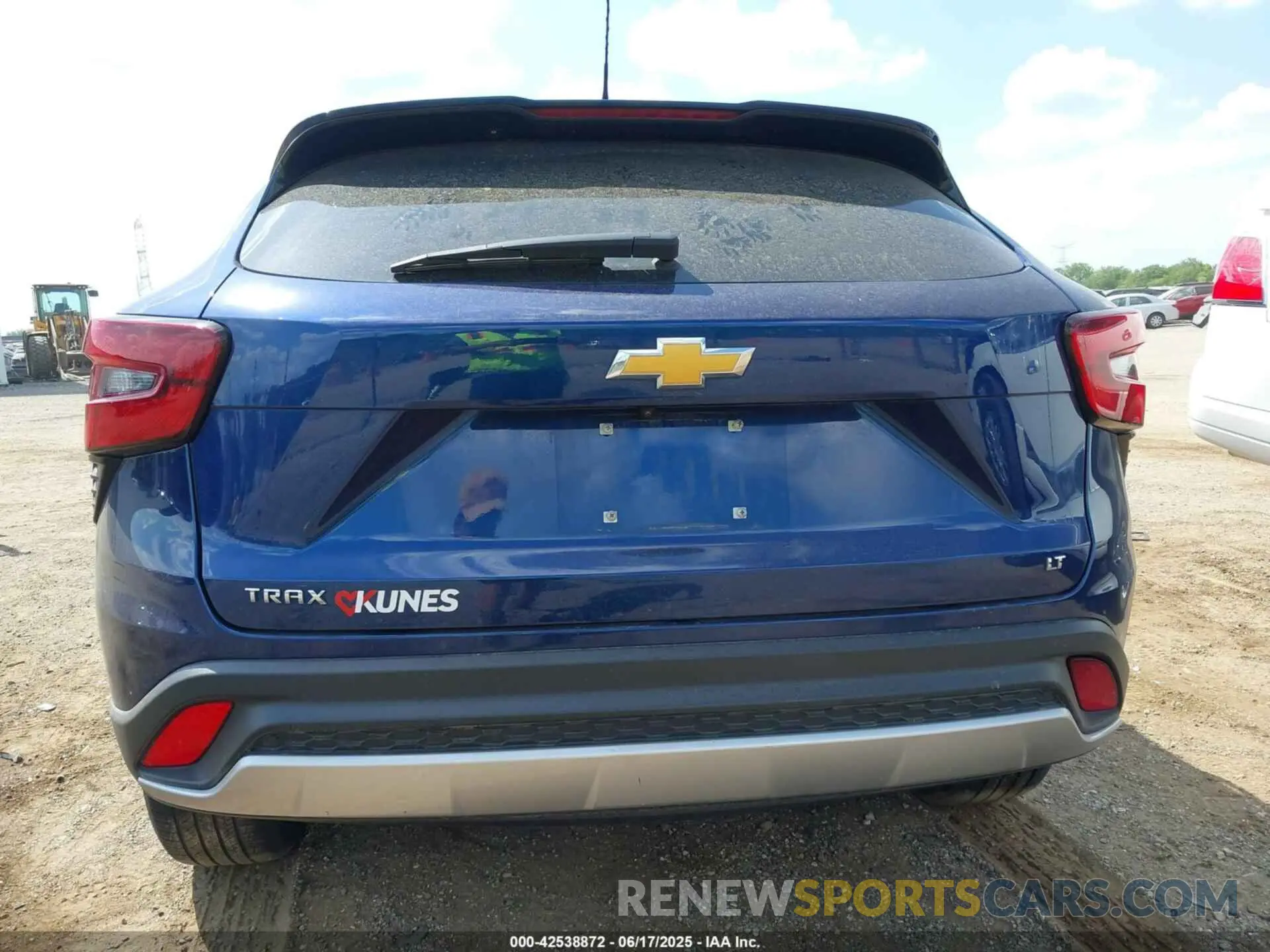 16 Photograph of a damaged car KL77LHE29RC108219 CHEVROLET TRAX 2024