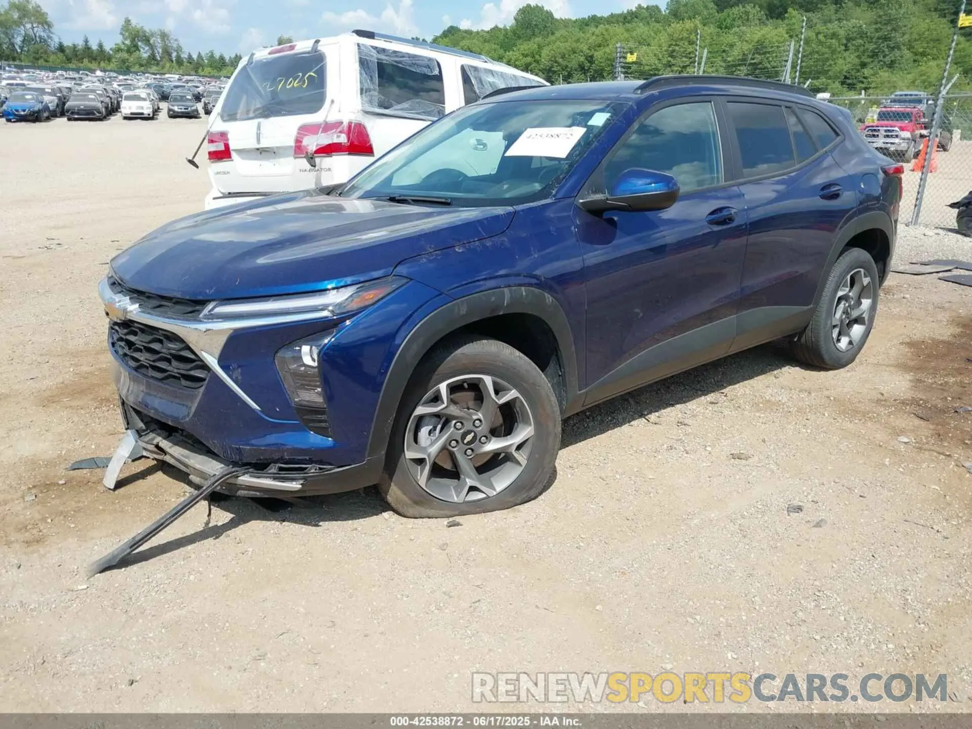 2 Photograph of a damaged car KL77LHE29RC108219 CHEVROLET TRAX 2024